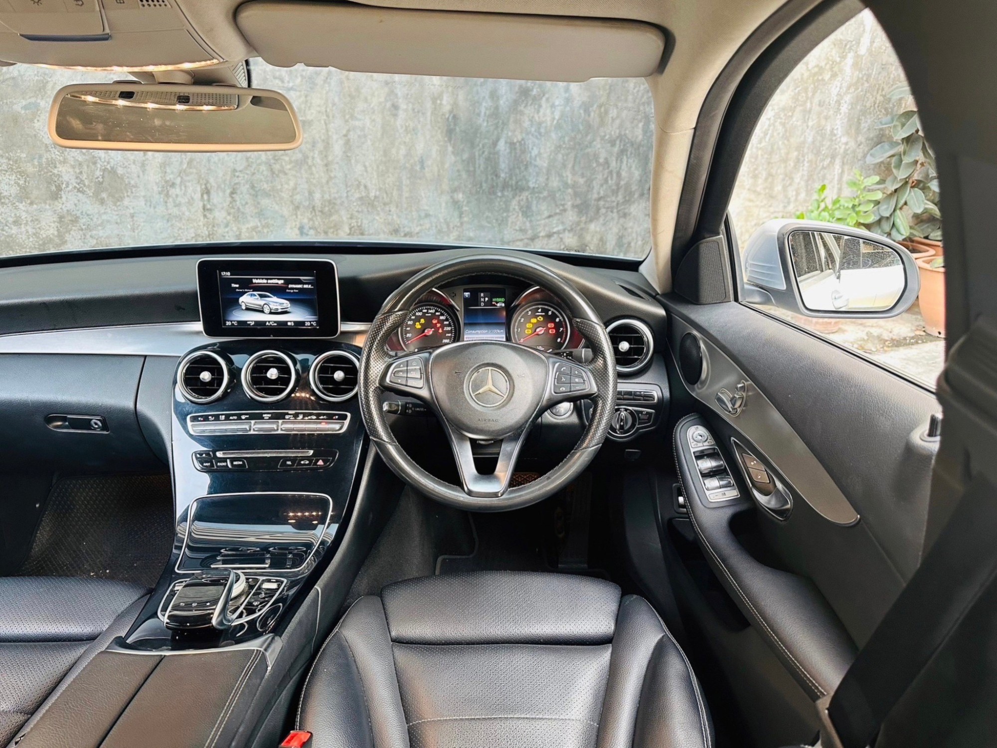 2016 Mercedes-Benz C350e Plug-in Hybrid สีเงิน (รูปที่ 15)