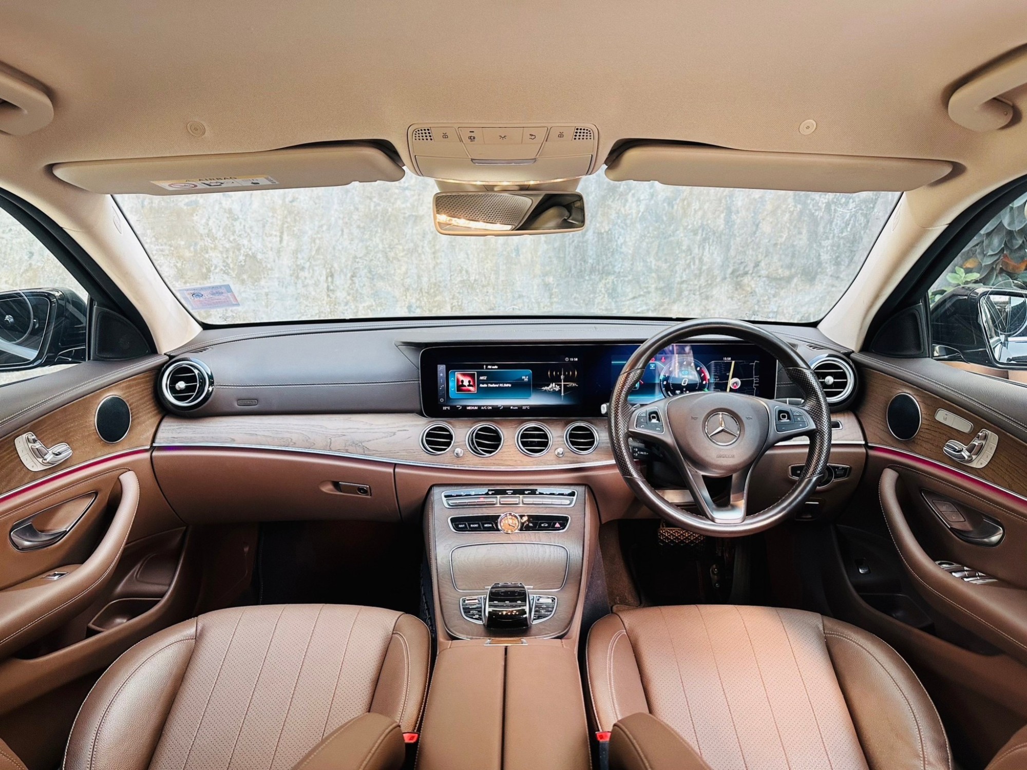2019 Mercedes-Benz 2.0 EXCLUSIVE PLUG in HYBRID สีดำ (รูปที่ 16)