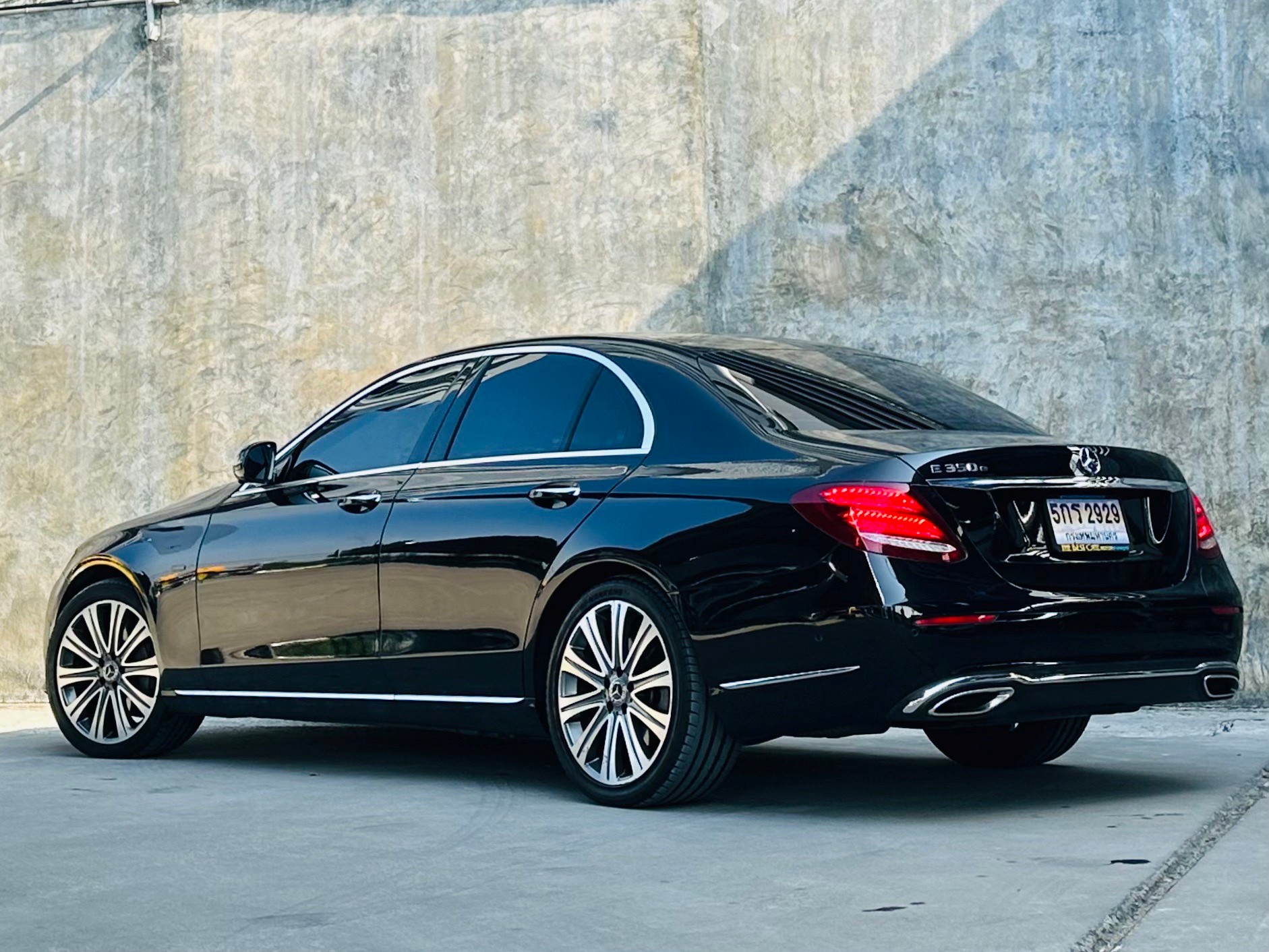 2019 Mercedes-Benz 2.0 EXCLUSIVE PLUG in HYBRID สีดำ (รูปที่ 13)