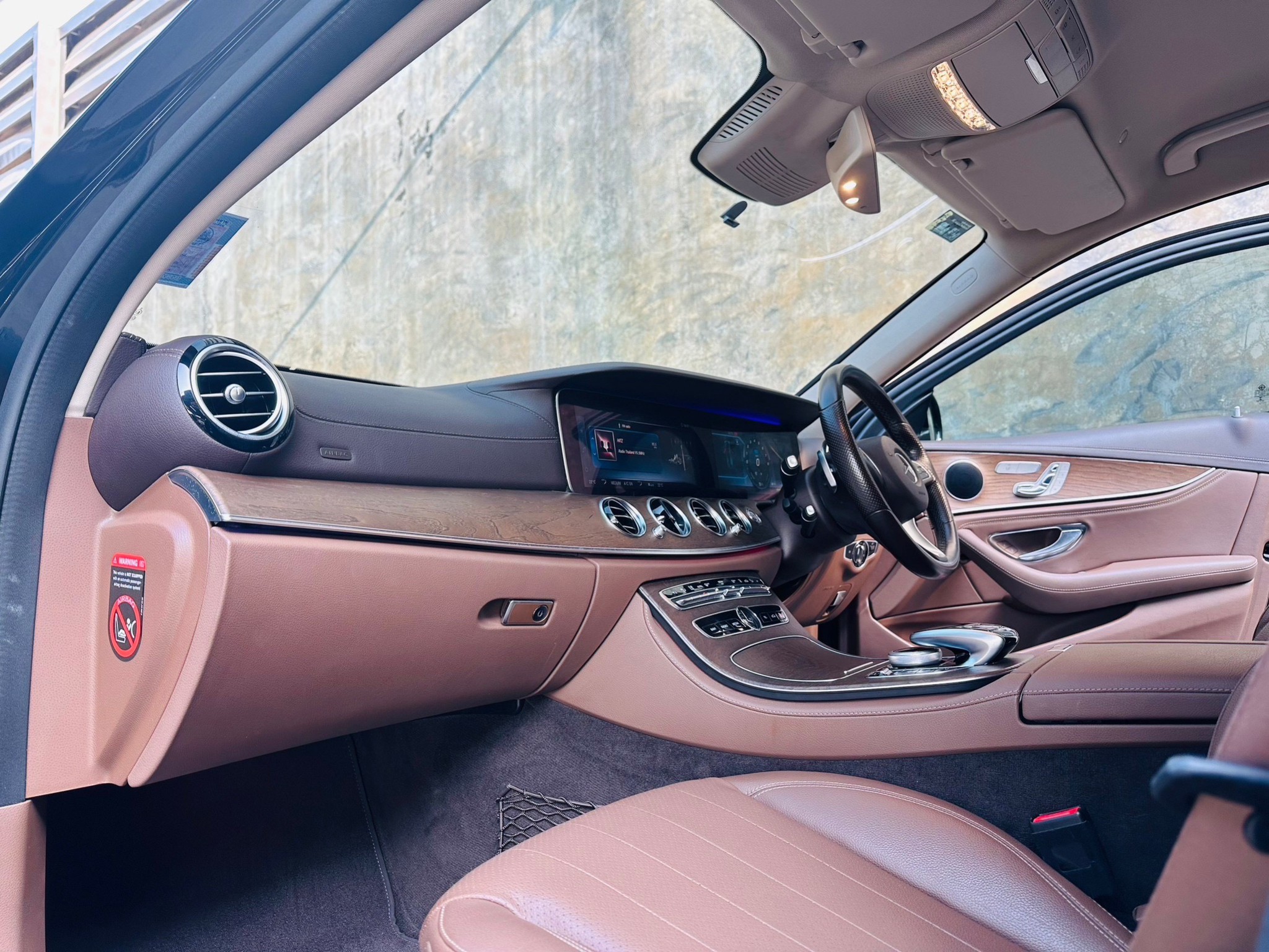 2019 Mercedes-Benz 2.0 EXCLUSIVE PLUG in HYBRID สีดำ (รูปที่ 11)