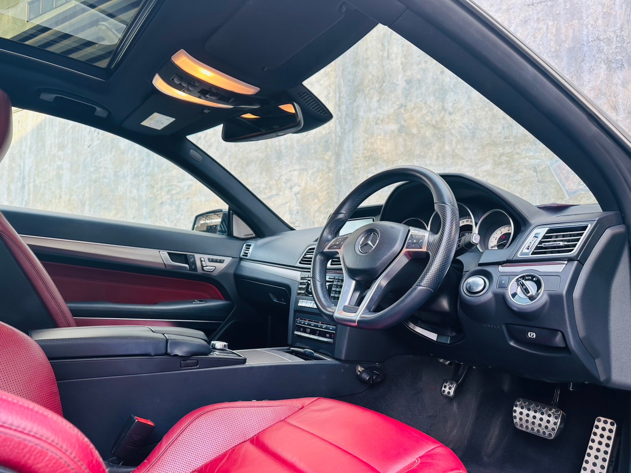 2014 Mercedes-Benz E200 COUPE CG สีดำ (รูปที่ 9)