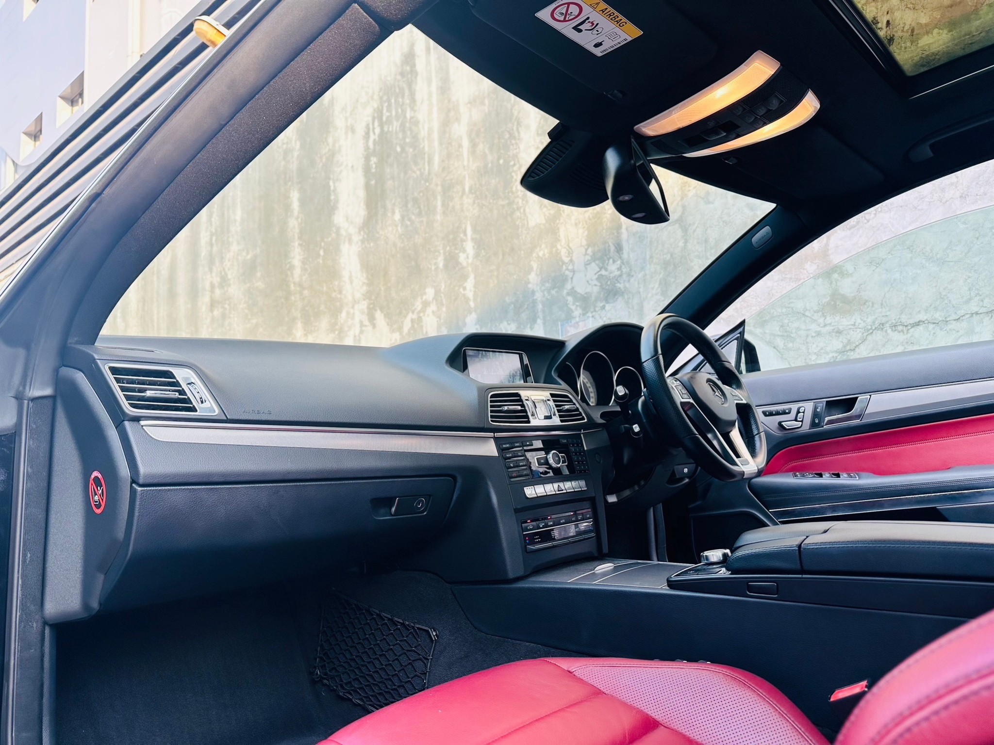 2014 Mercedes-Benz E200 COUPE CG สีดำ (รูปที่ 3)