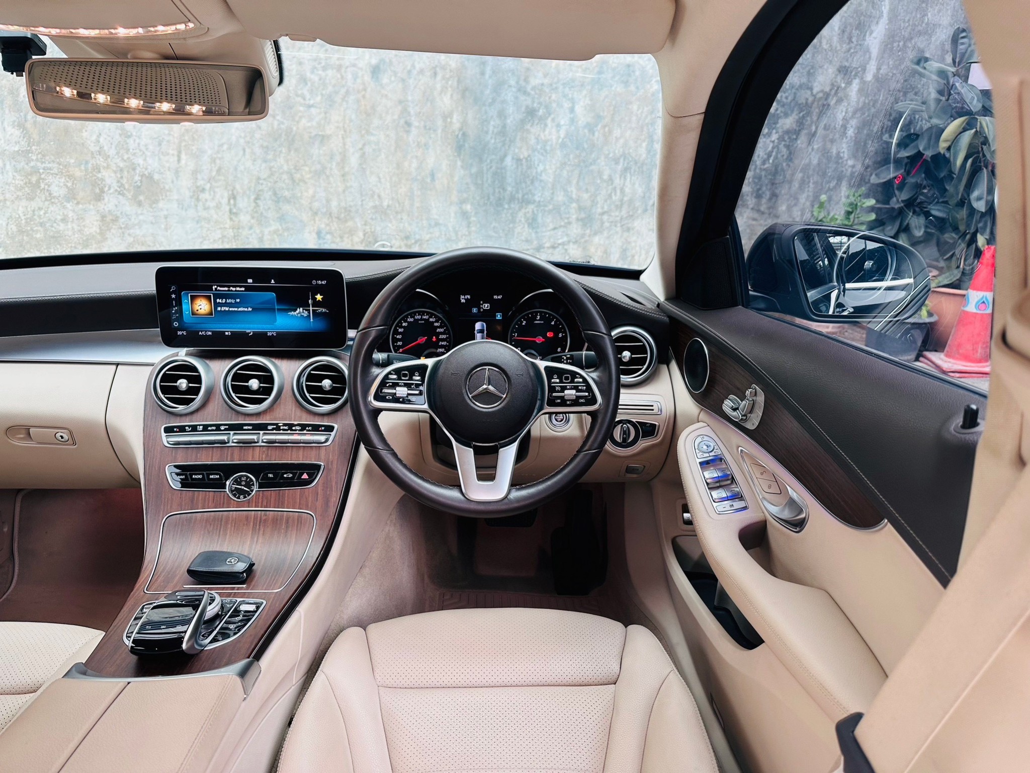 2019 Mercedes-Benz C 220d Exclusive Facelift สีดำ (รูปที่ 16)