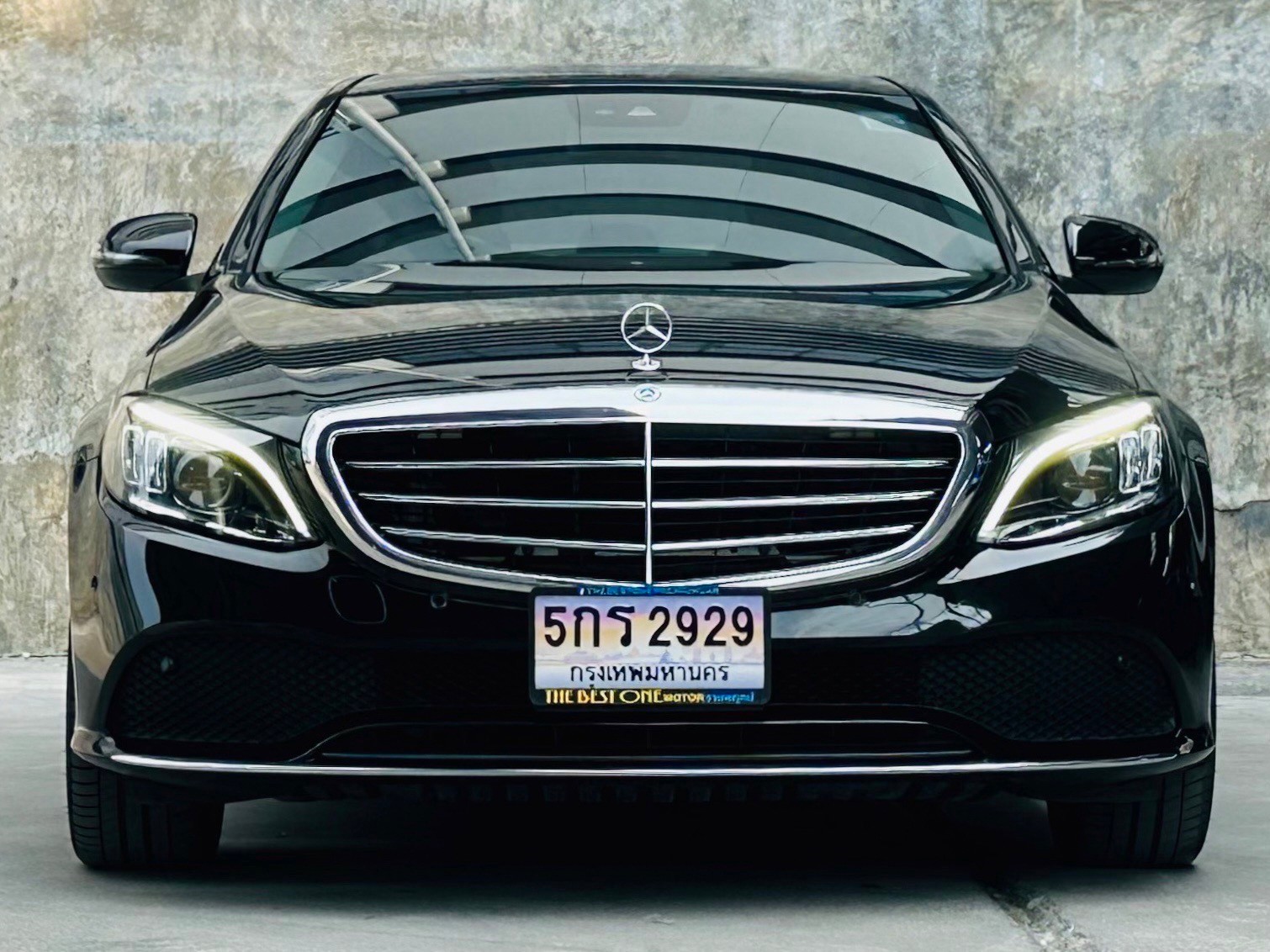 2019 Mercedes-Benz C 220d Exclusive Facelift สีดำ (รูปที่ 9)