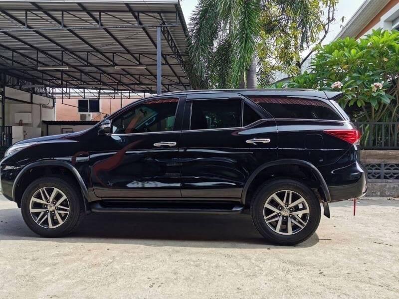 Toyota Fortuner GEN 2 ปี 2017 สีดำ (รูปที่ 3)