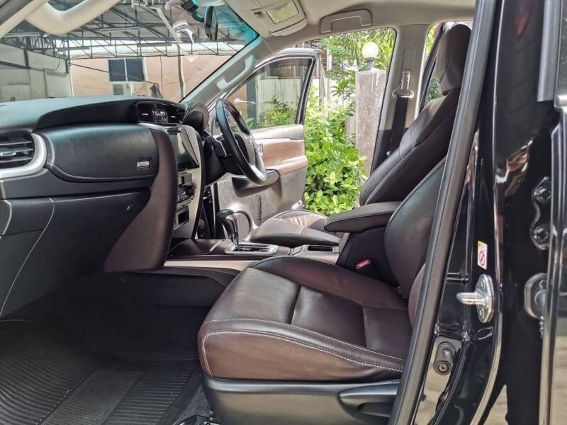 Toyota Fortuner GEN 2 ปี 2017 สีดำ (รูปที่ 9)