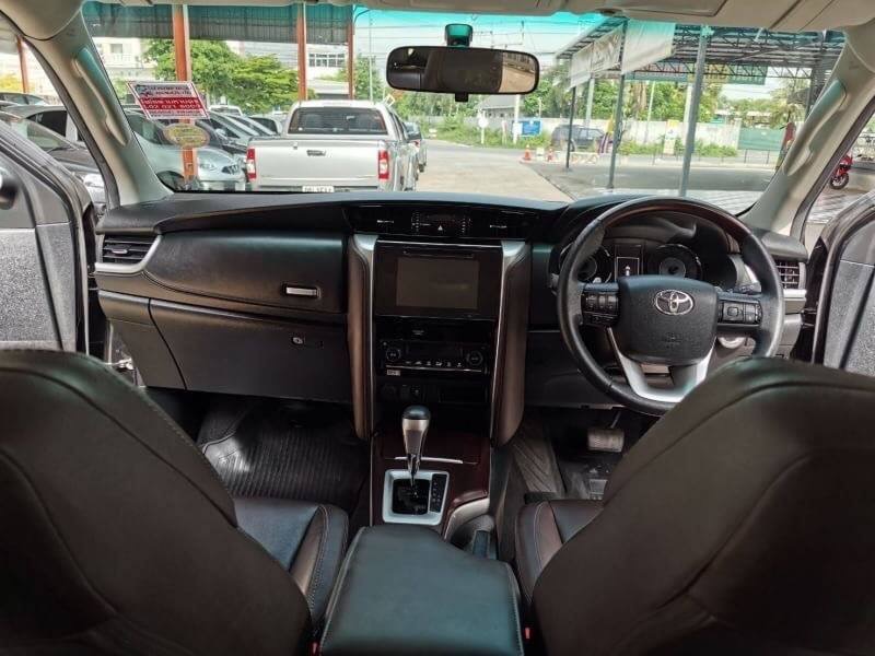 Toyota Fortuner GEN 2 ปี 2017 สีดำ (รูปที่ 6)