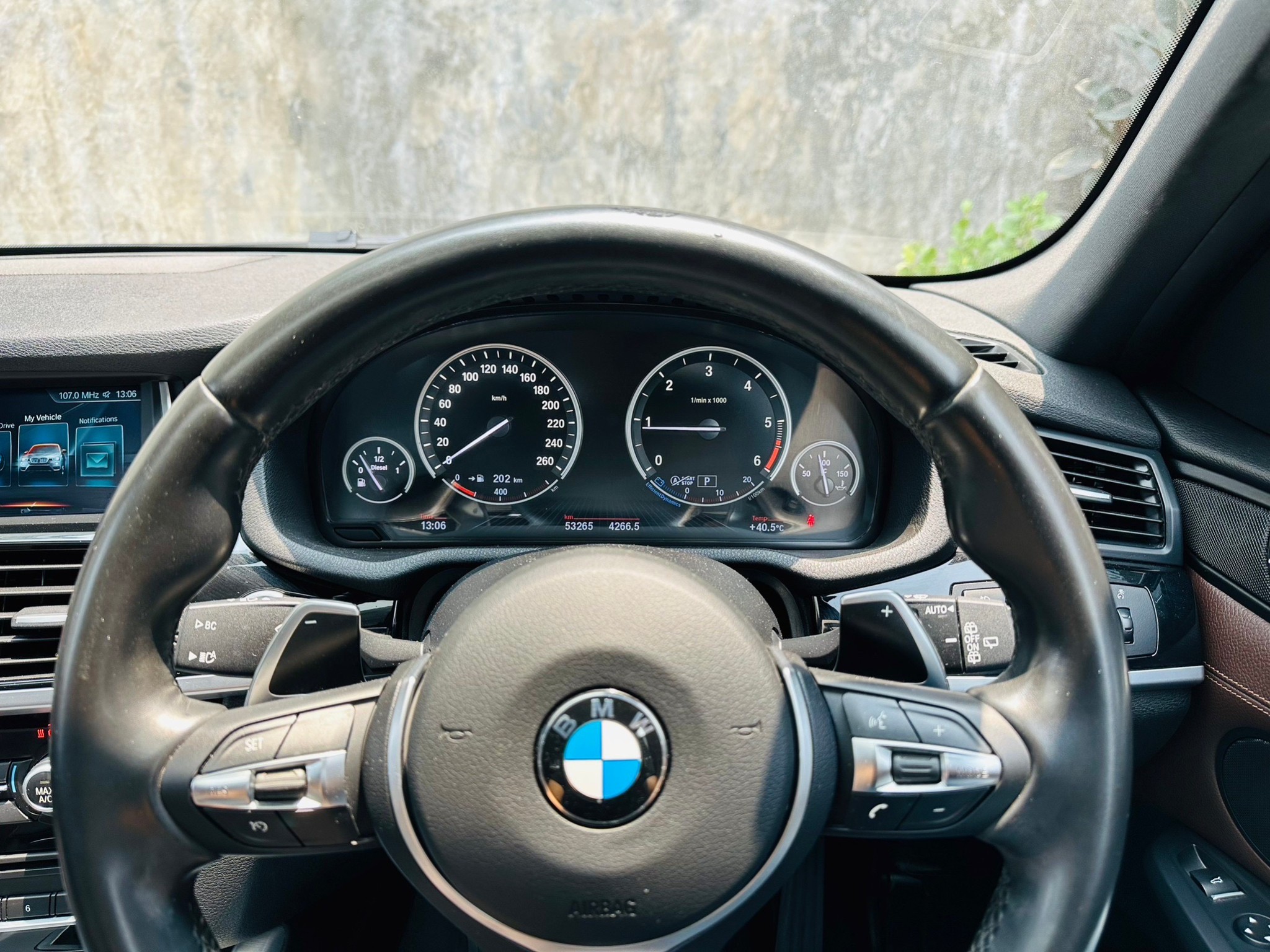 2017 BMW X3 XDRIVE20D M-SPORT สีดำ (รูปที่ 4)