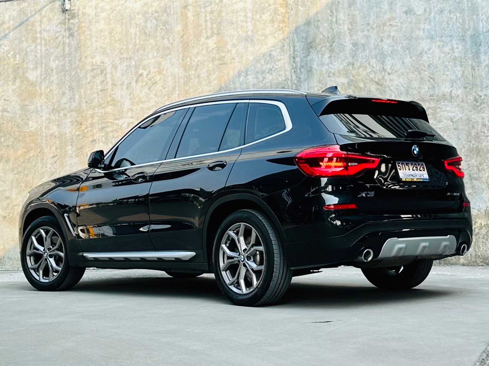 2019 BMW X3 XDRIVE20D XLINE สีดำ (รูปที่ 9)