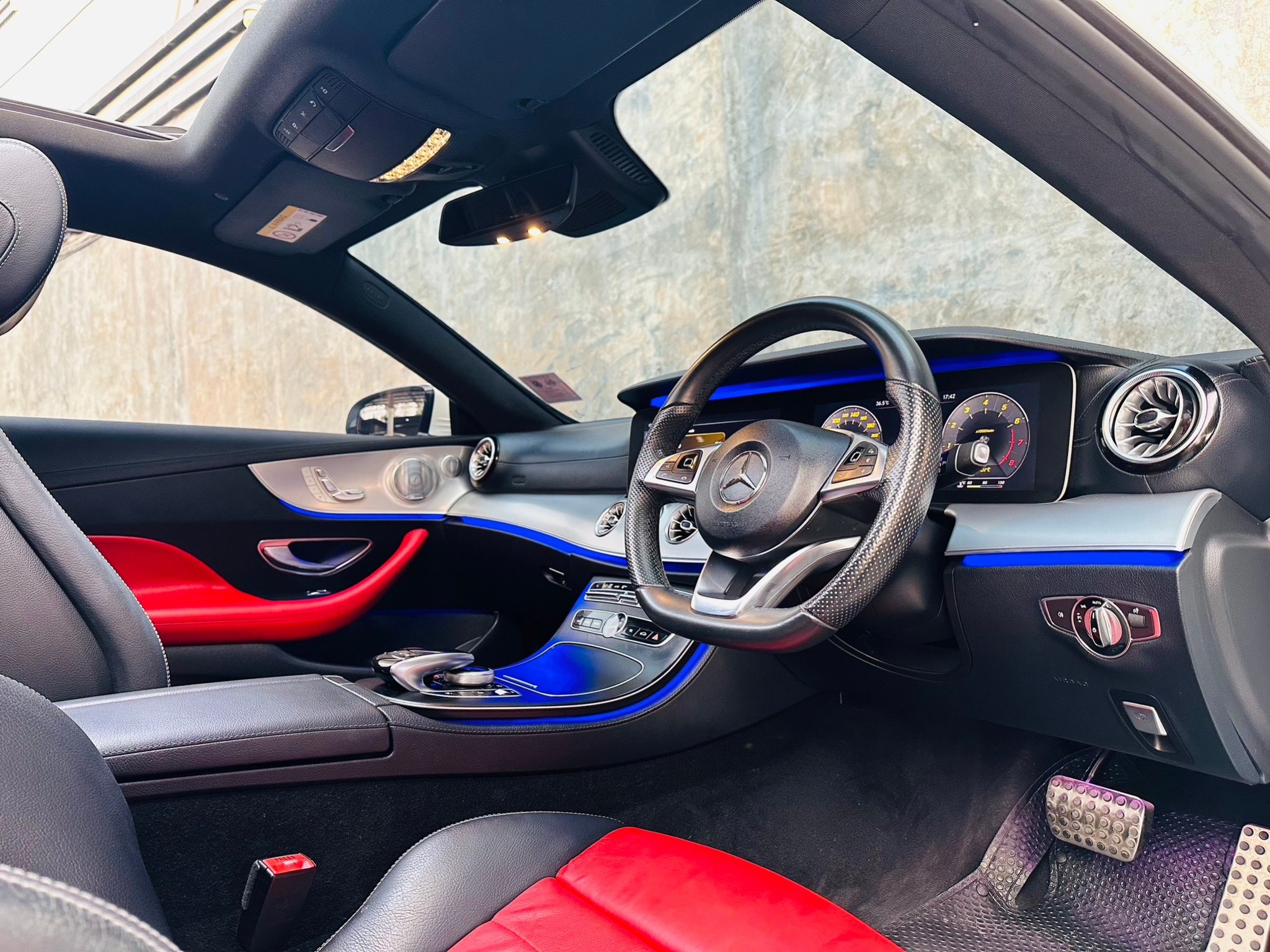 2018 Mercedes-Benz E-Class W213 E300 สีขาว (รูปที่ 14)
