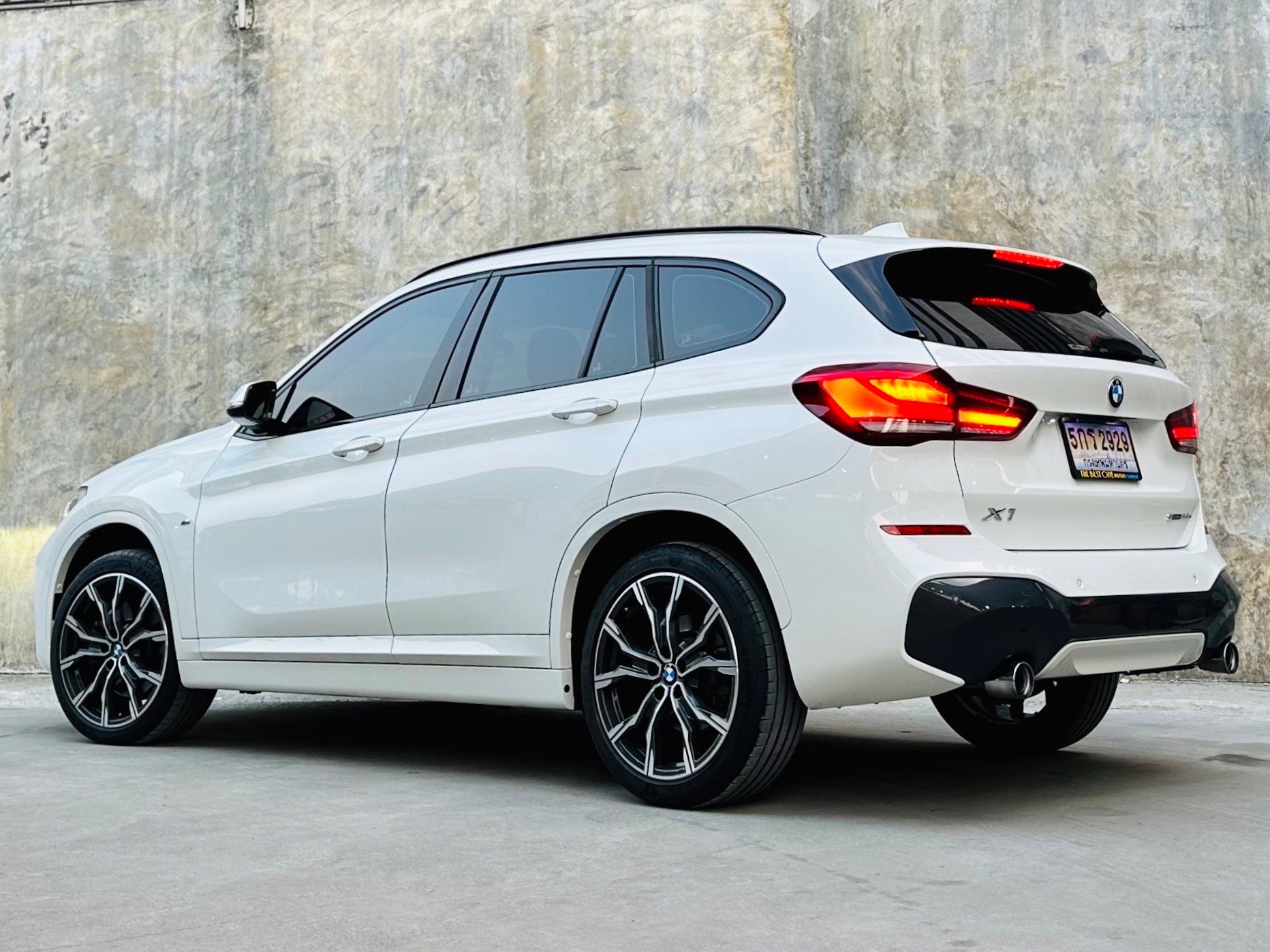 2021 BMW X1 F48 สีขาว