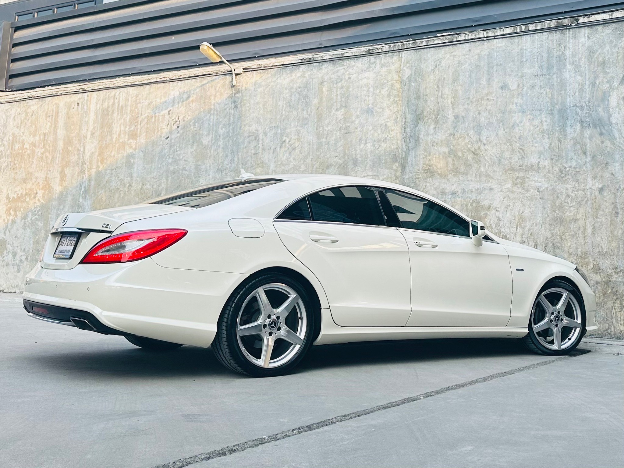 2013 Mercedes-Benz CLS-Class W218 CLS250 สีขาว (รูปที่ 6)