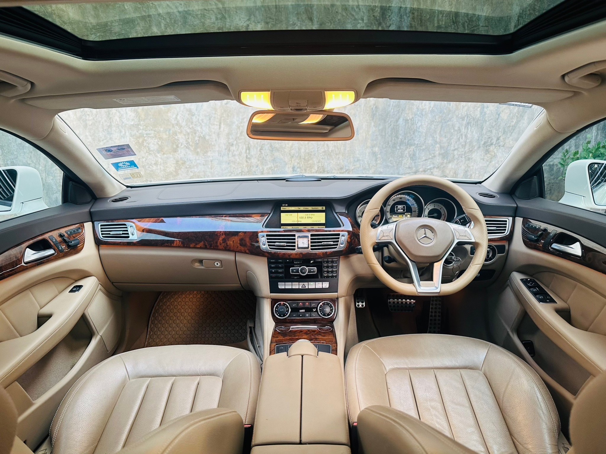 2013 Mercedes-Benz CLS-Class W218 CLS250 สีขาว (รูปที่ 9)