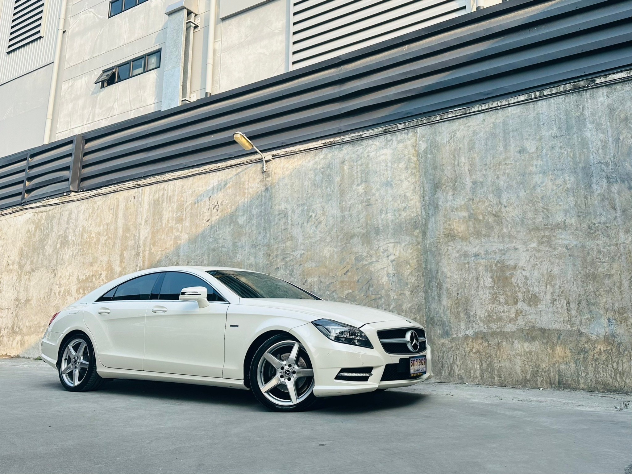 2013 Mercedes-Benz CLS-Class W218 CLS250 สีขาว (รูปที่ 5)