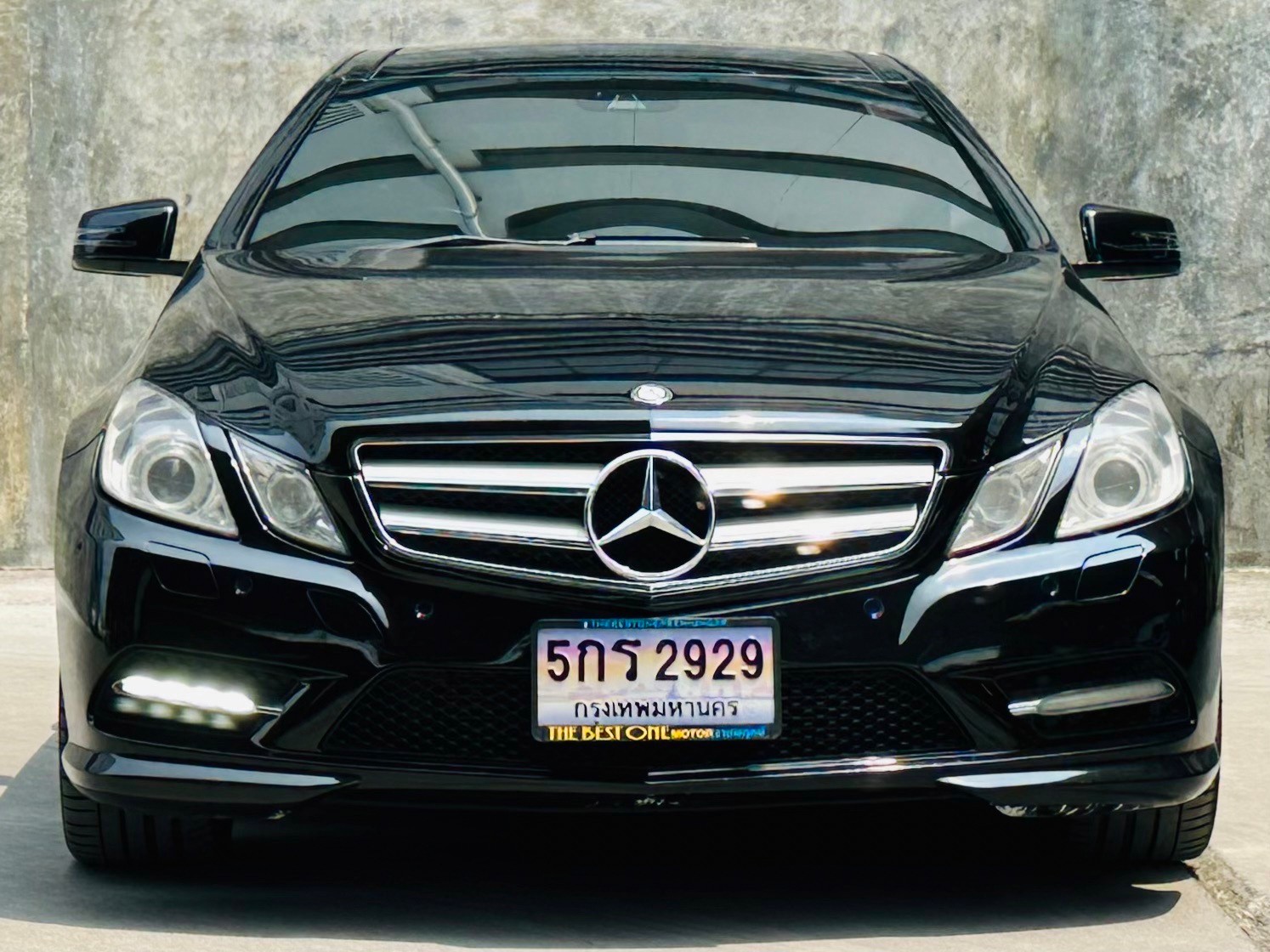 2013 Mercedes-Benz E-Class W212 E250 สีดำ (รูปที่ 6)