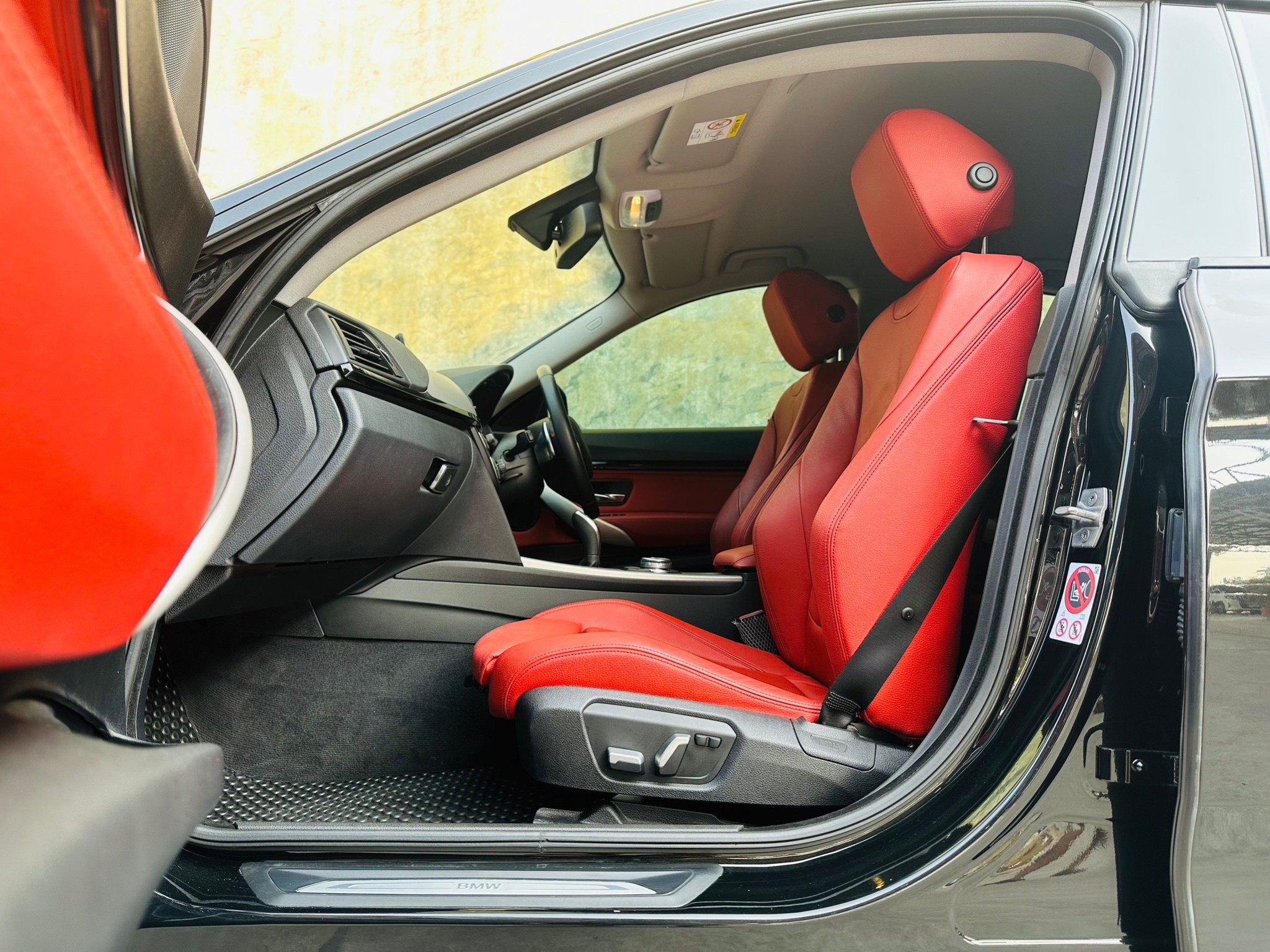 2016 BMW 3 Series G20 320d สีดำ (รูปที่ 7)