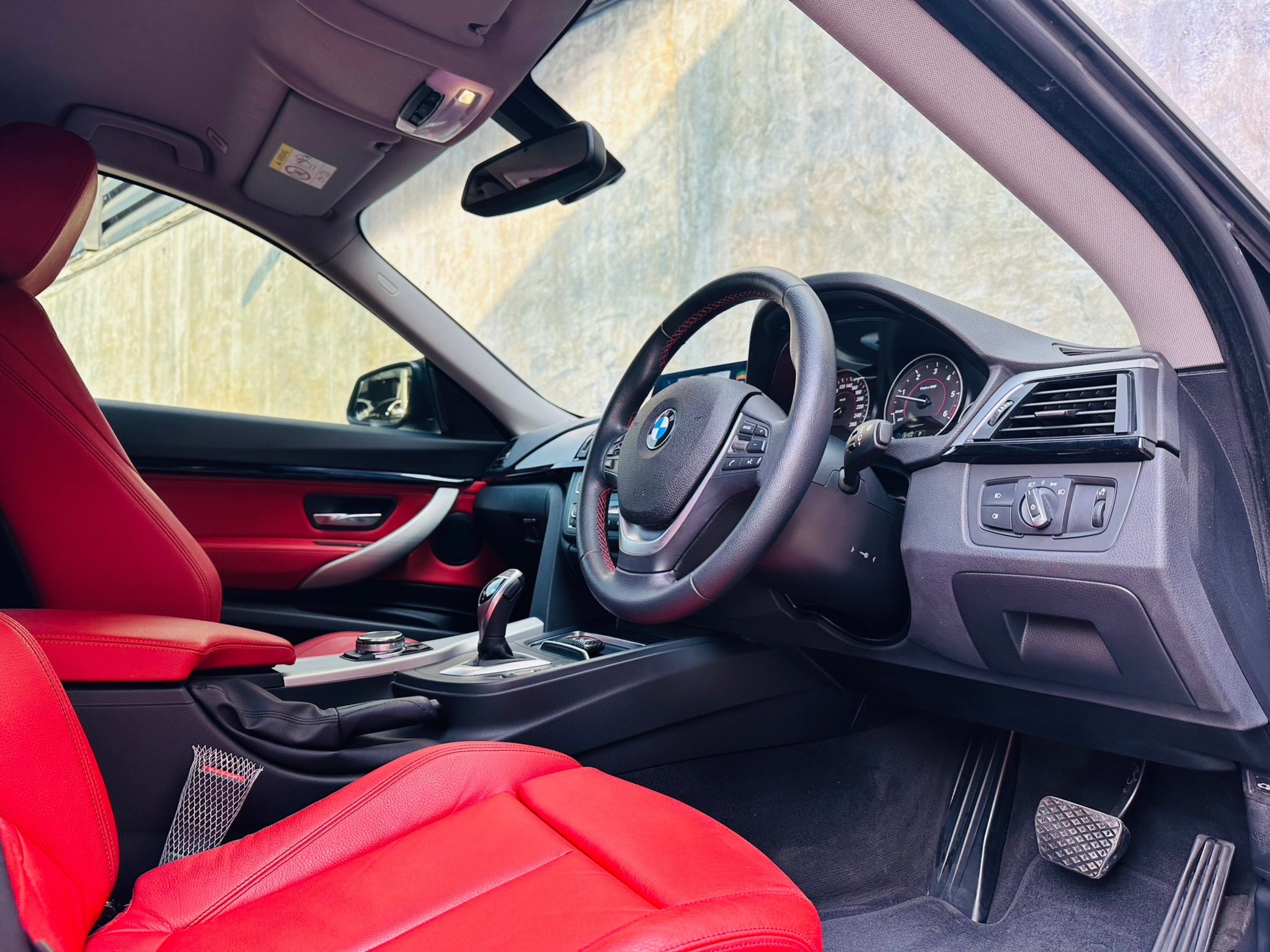 2016 BMW 3 Series G20 320d สีดำ (รูปที่ 2)