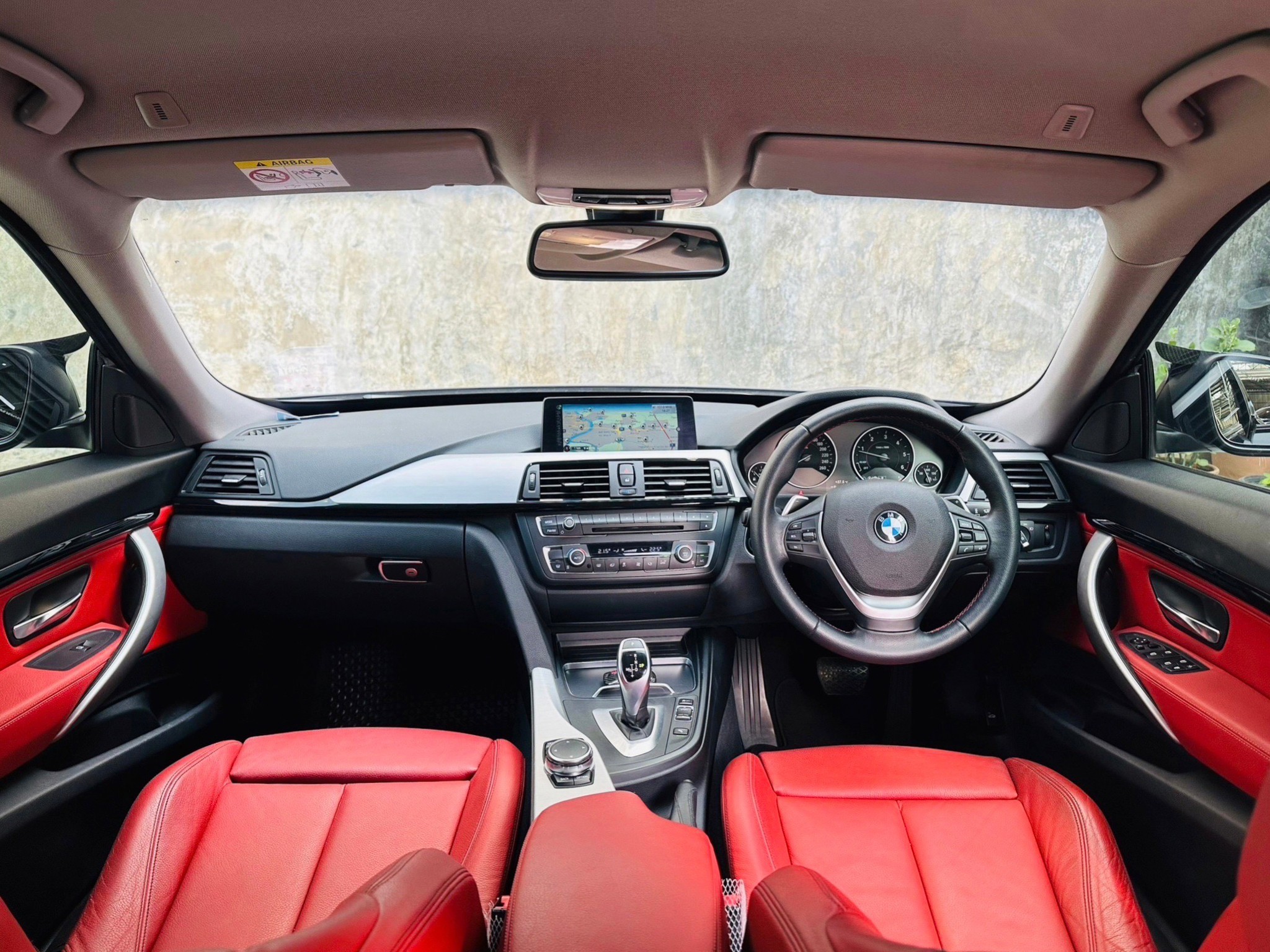 2016 BMW 3 Series G20 320d สีดำ (รูปที่ 13)
