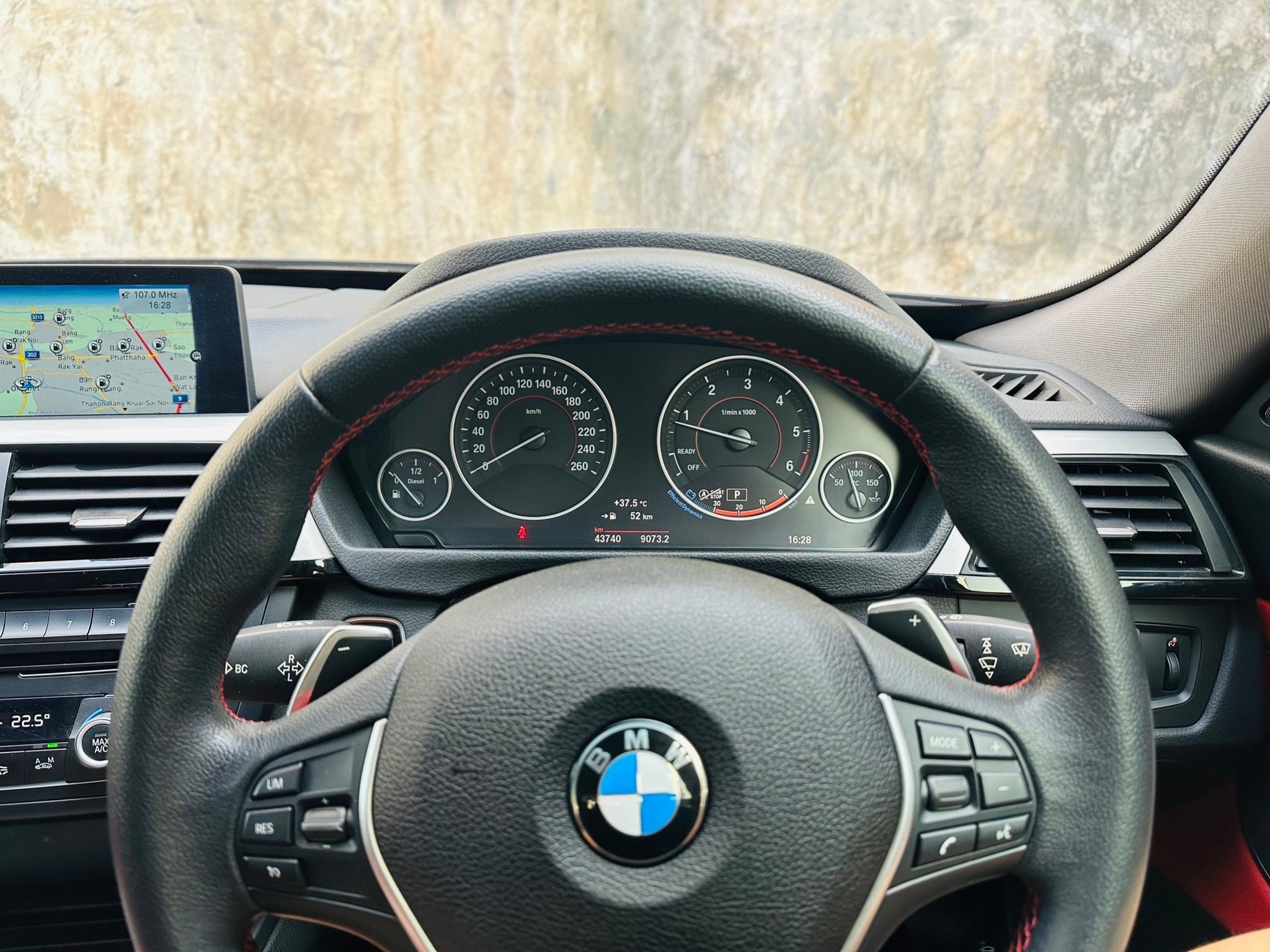 2016 BMW 3 Series G20 320d สีดำ (รูปที่ 12)