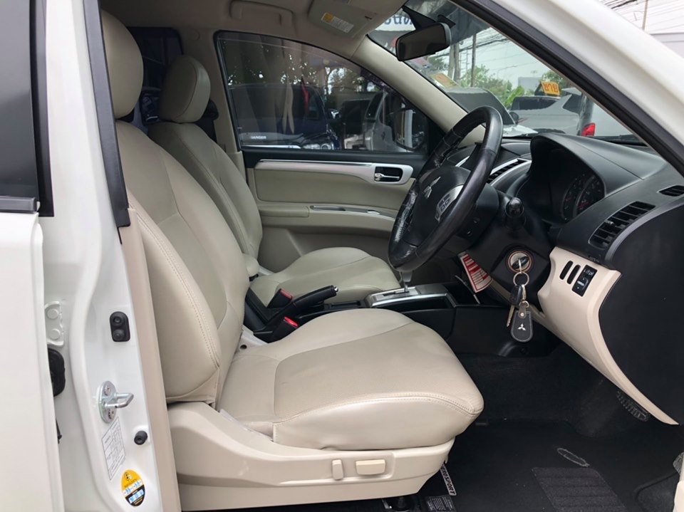 Mitsubishi Pajero Sport ปี 2011 สีขาว (รูปที่ 9)