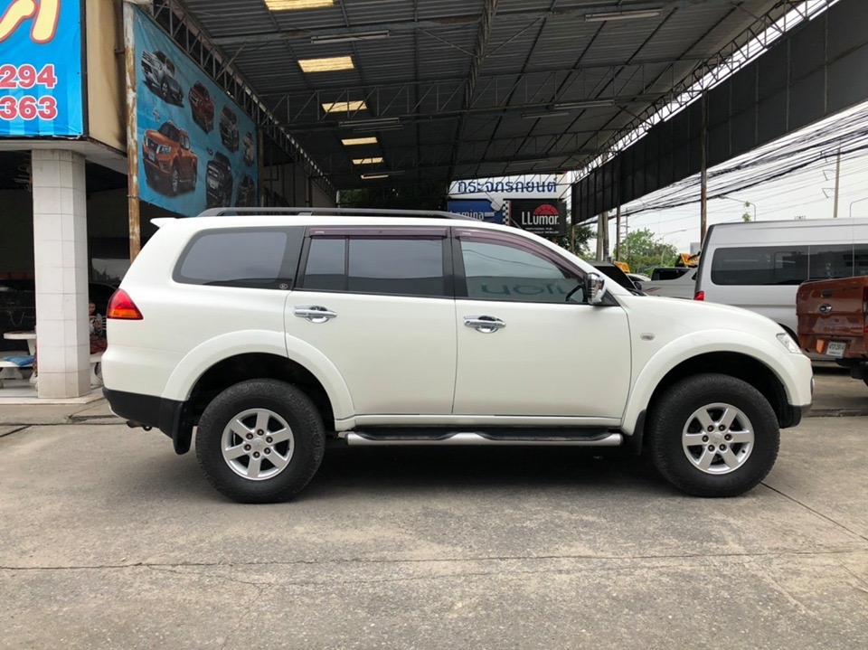 Mitsubishi Pajero Sport ปี 2011 สีขาว (รูปที่ 8)