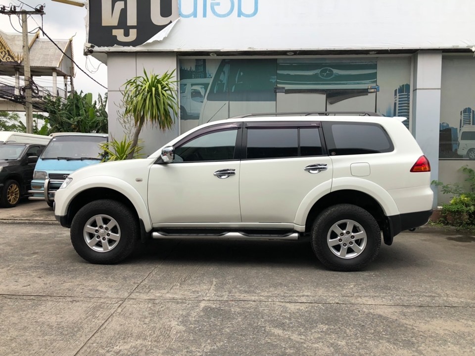 Mitsubishi Pajero Sport ปี 2011 สีขาว (รูปที่ 4)