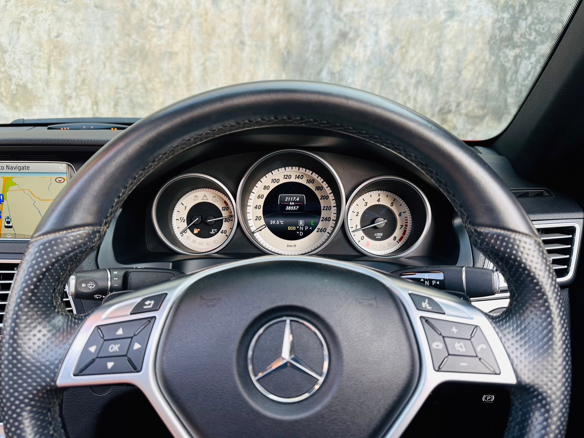 2016 Mercedes-Benz Facelift E250 Cabriolet AMG Dynamic สีแดง (รูปที่ 3)