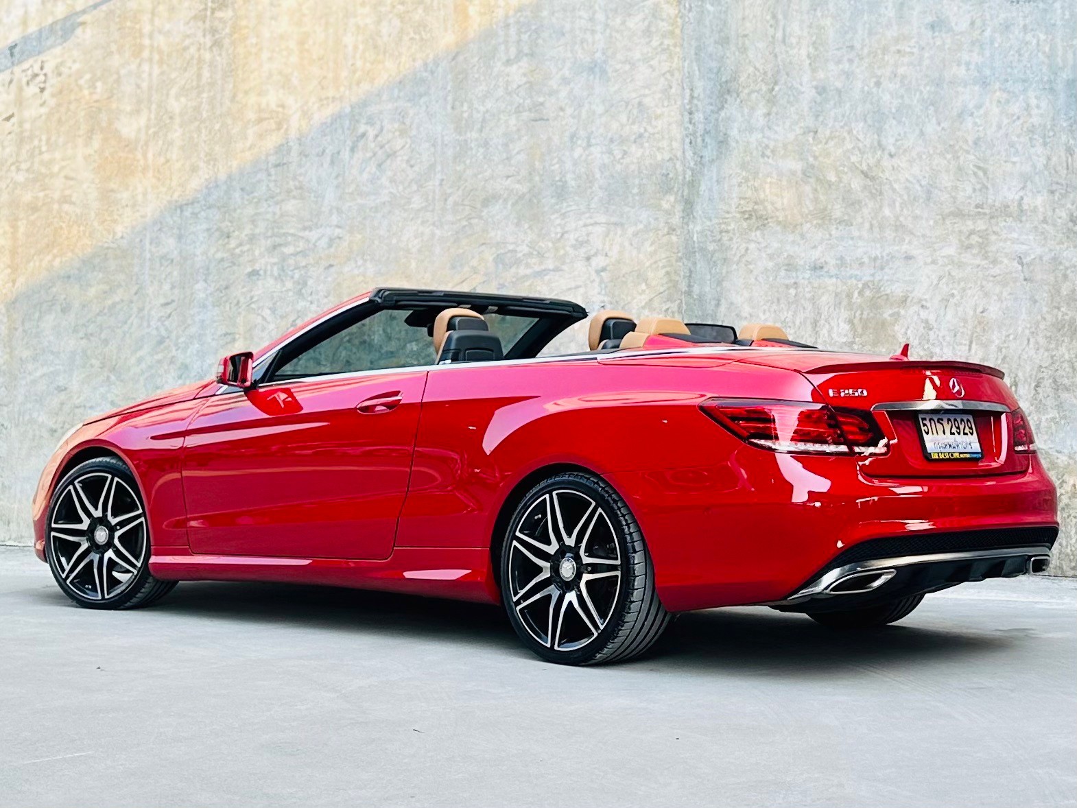 2016 Mercedes-Benz Facelift E250 Cabriolet AMG Dynamic สีแดง (รูปที่ 8)