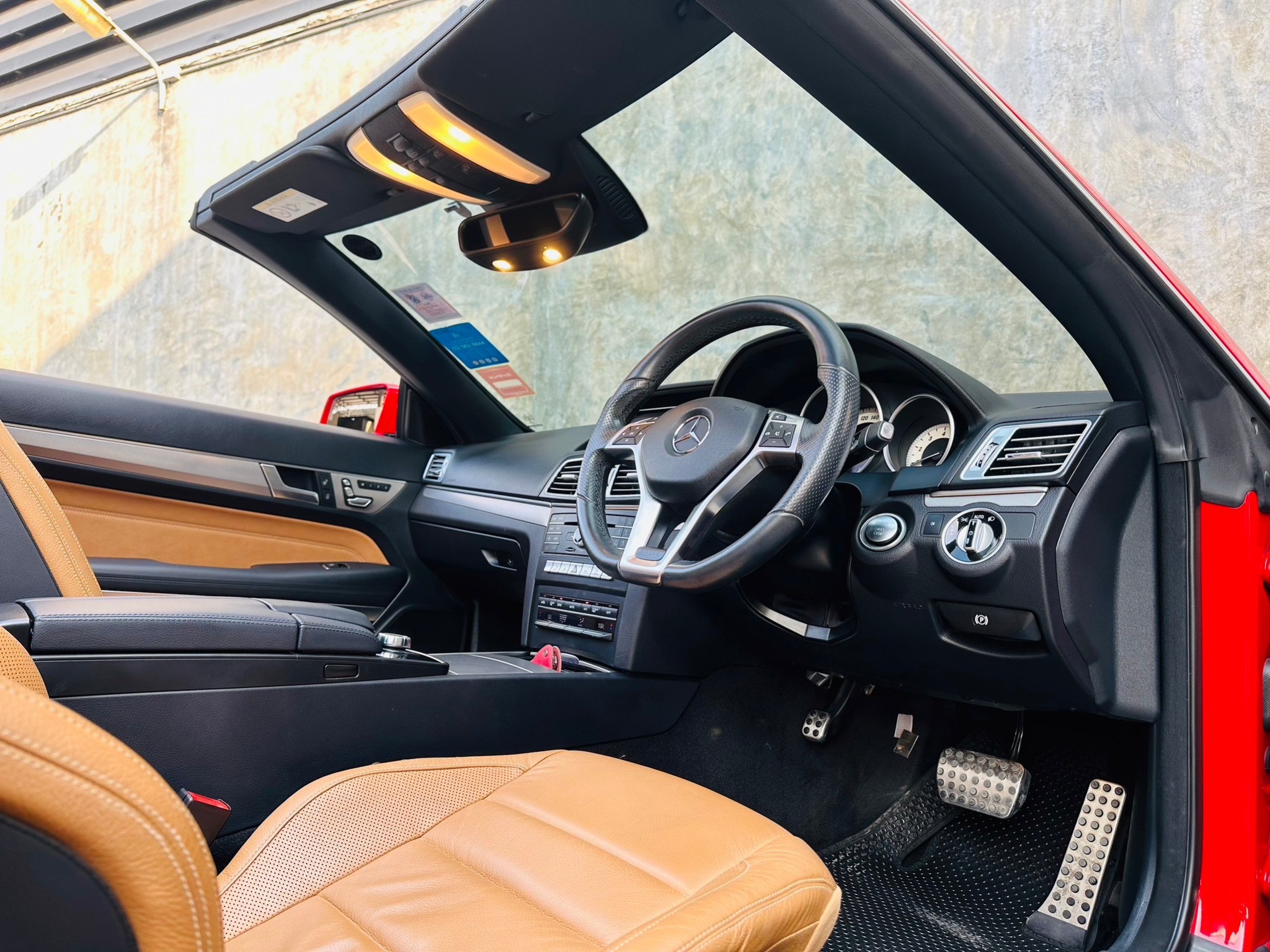 2016 Mercedes-Benz Facelift E250 Cabriolet AMG Dynamic สีแดง (รูปที่ 11)