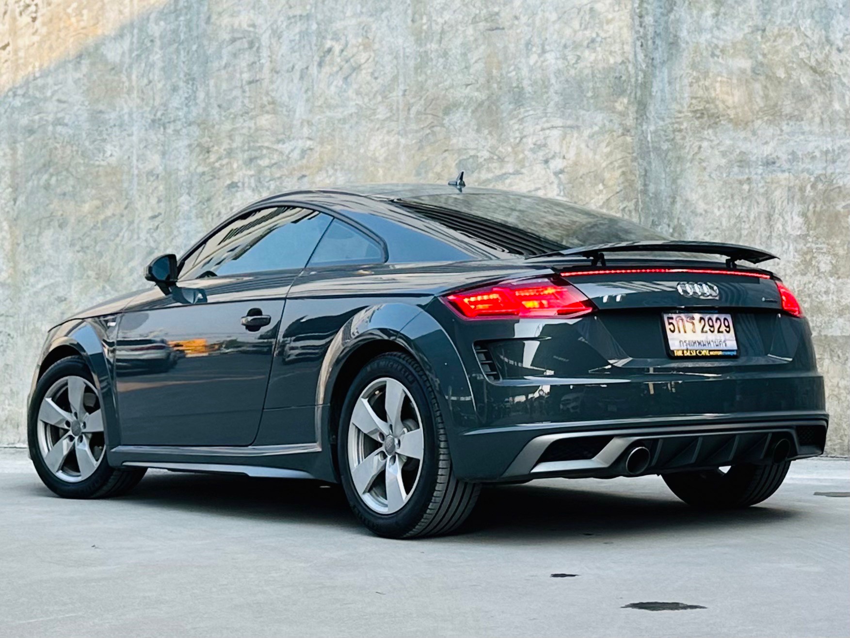 2020 Audi MINOR CHANGE AUDI TT 45 TFSI QUATTRO S-LINE สีเทา (รูปที่ 2)