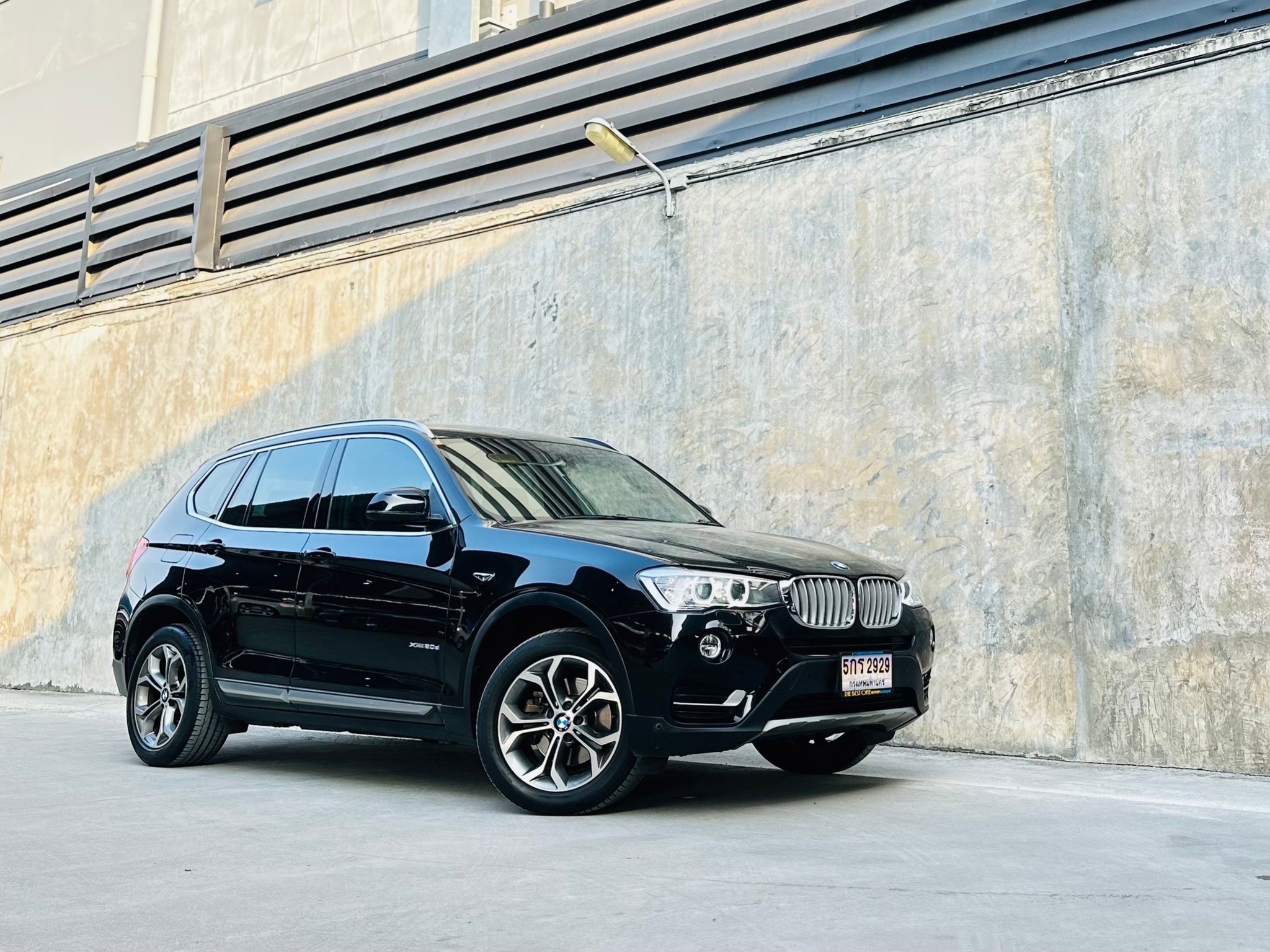 2015 BMW X3 G01 สีดำ (รูปที่ 2)