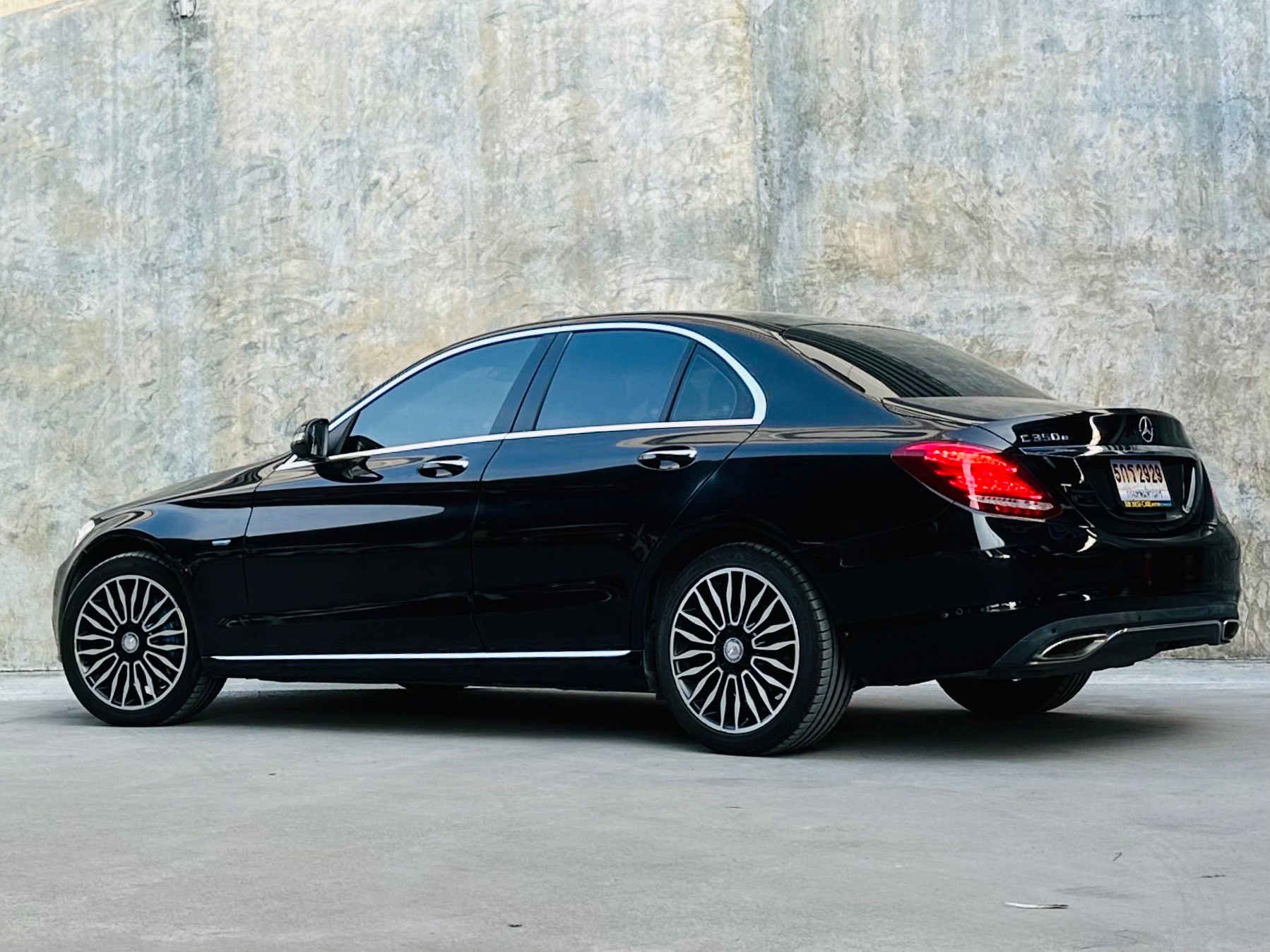 2017 Mercedes-Benz C-Class W205 C350 สีดำ (รูปที่ 5)