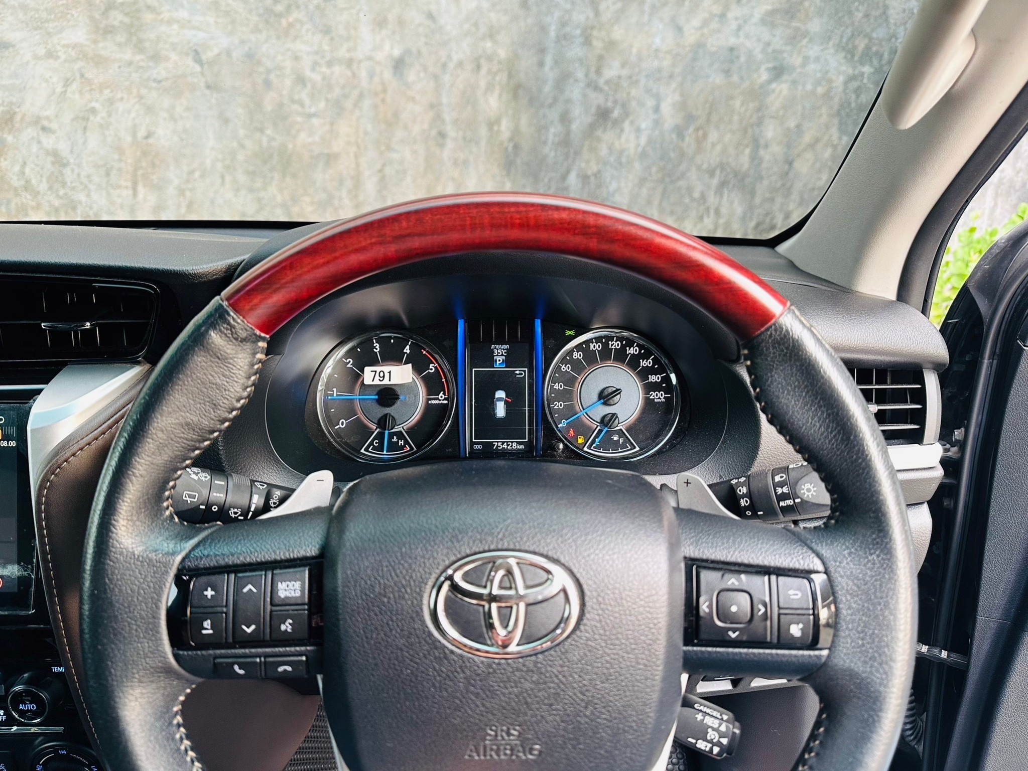 2019 Toyota Fortuner สีดำ