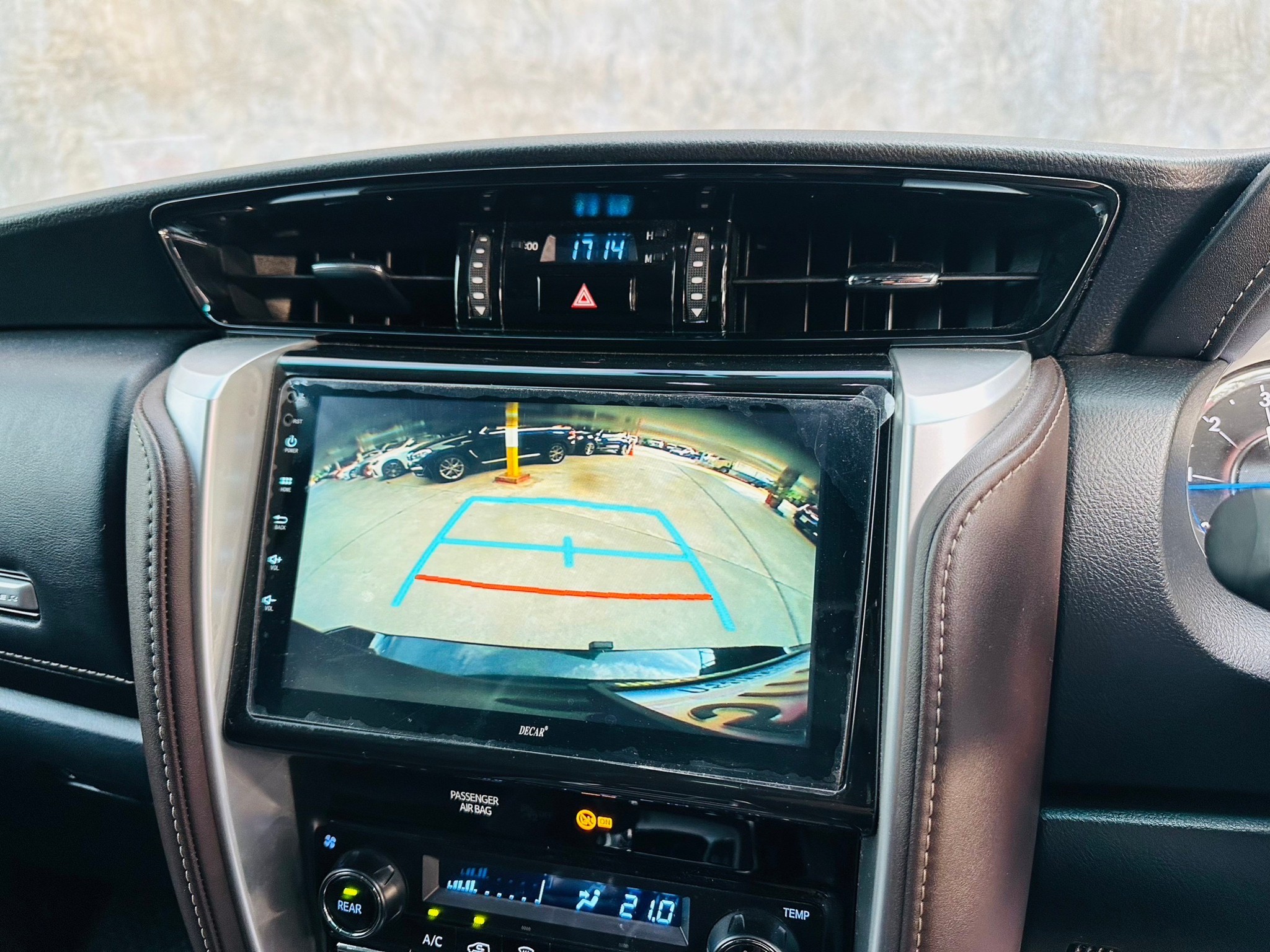 2019 Toyota Fortuner สีดำ (รูปที่ 2)