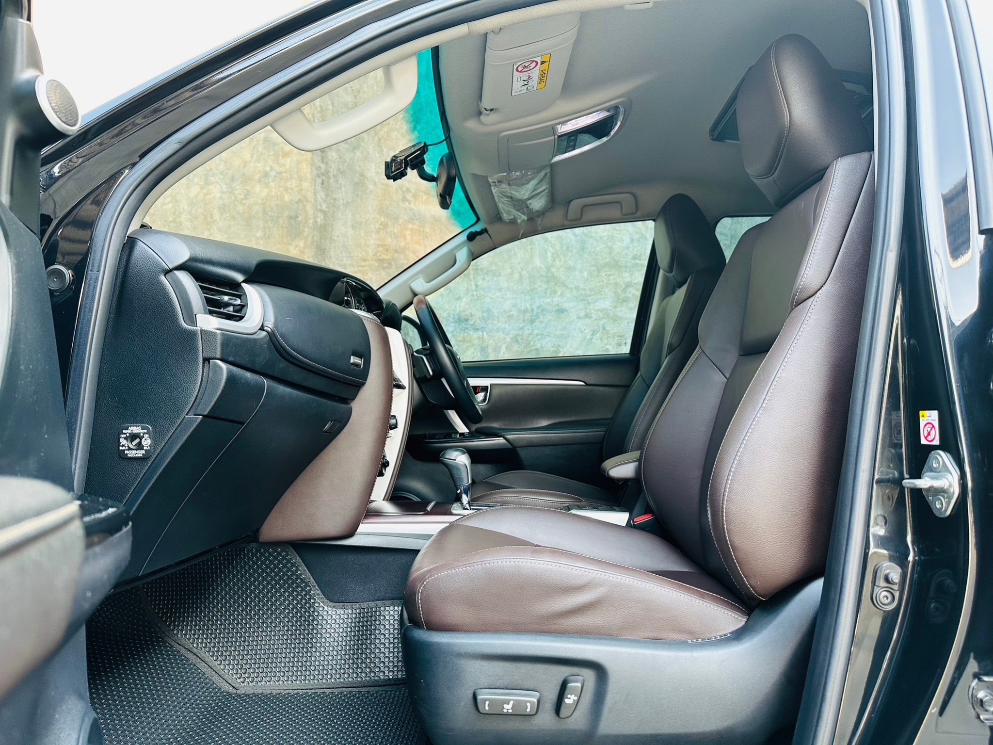 2019 Toyota Fortuner สีดำ (รูปที่ 11)