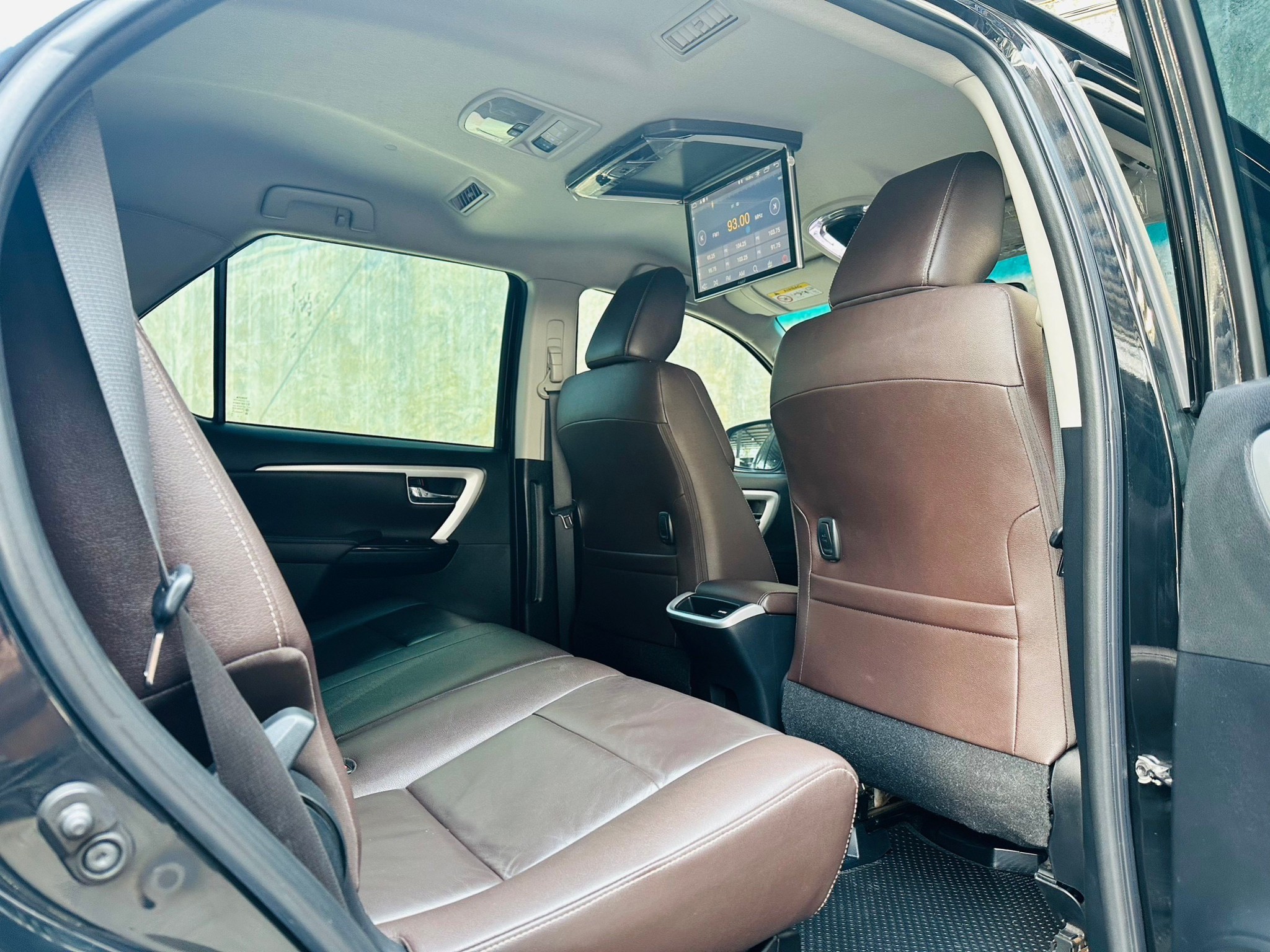 2019 Toyota Fortuner สีดำ (รูปที่ 14)