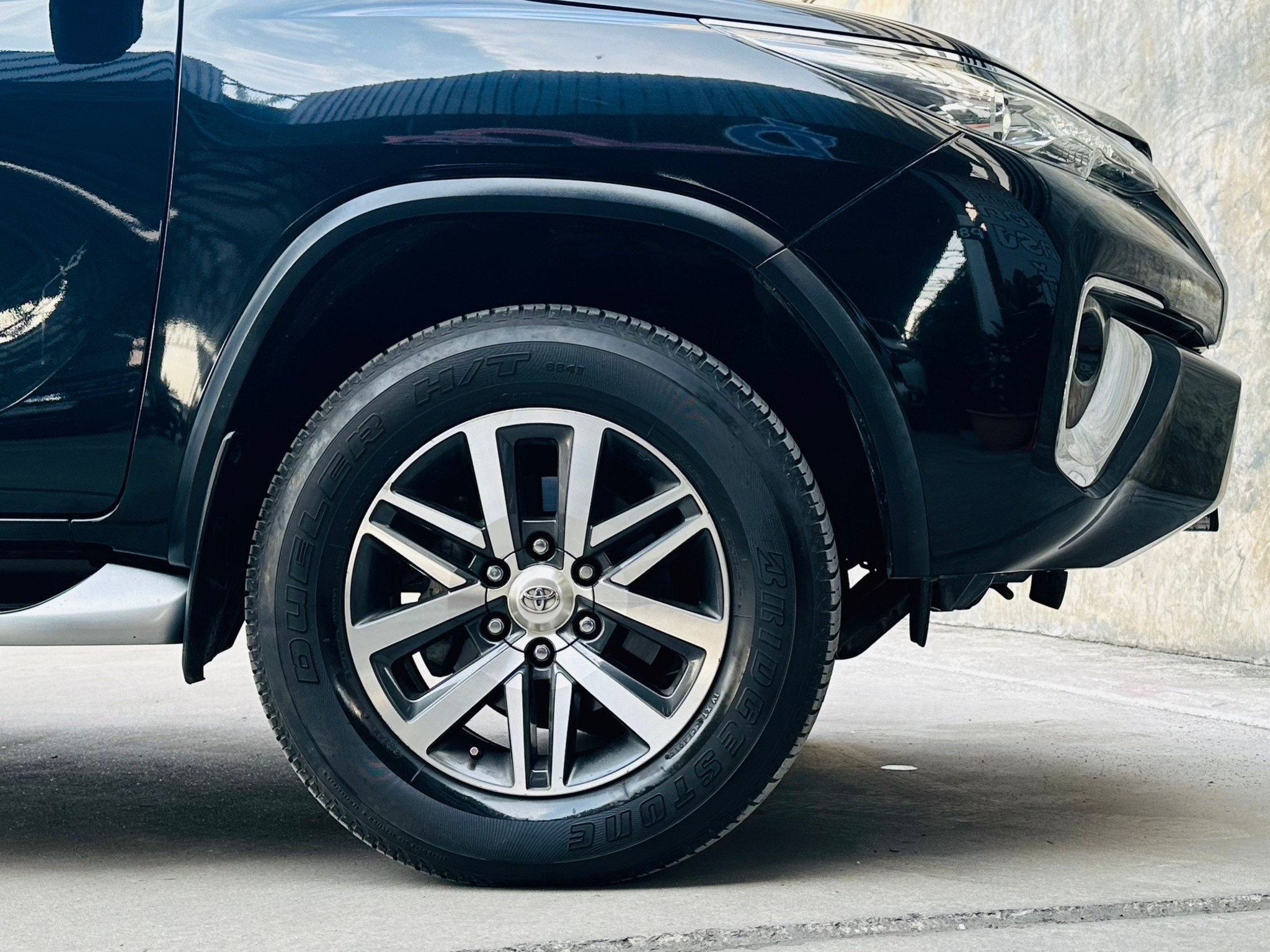 2019 Toyota Fortuner สีดำ (รูปที่ 10)