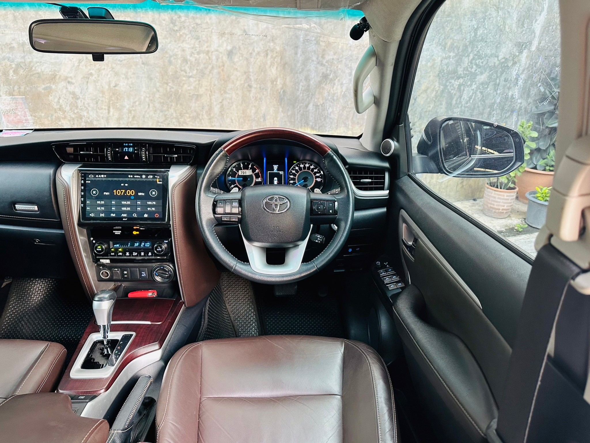 2019 Toyota Fortuner สีดำ