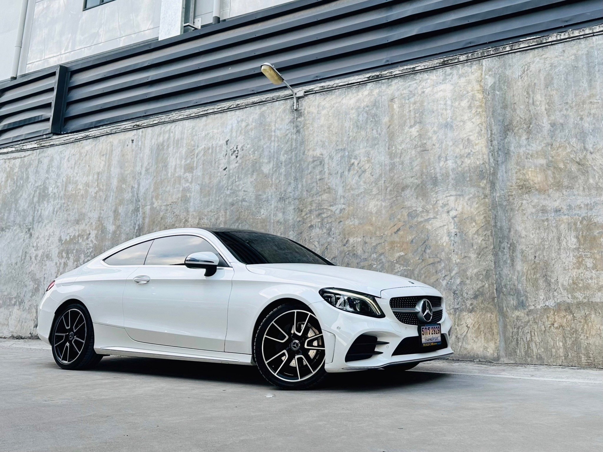 2021 Mercedes-Benz C-Class W205 C200 สีขาว (รูปที่ 10)