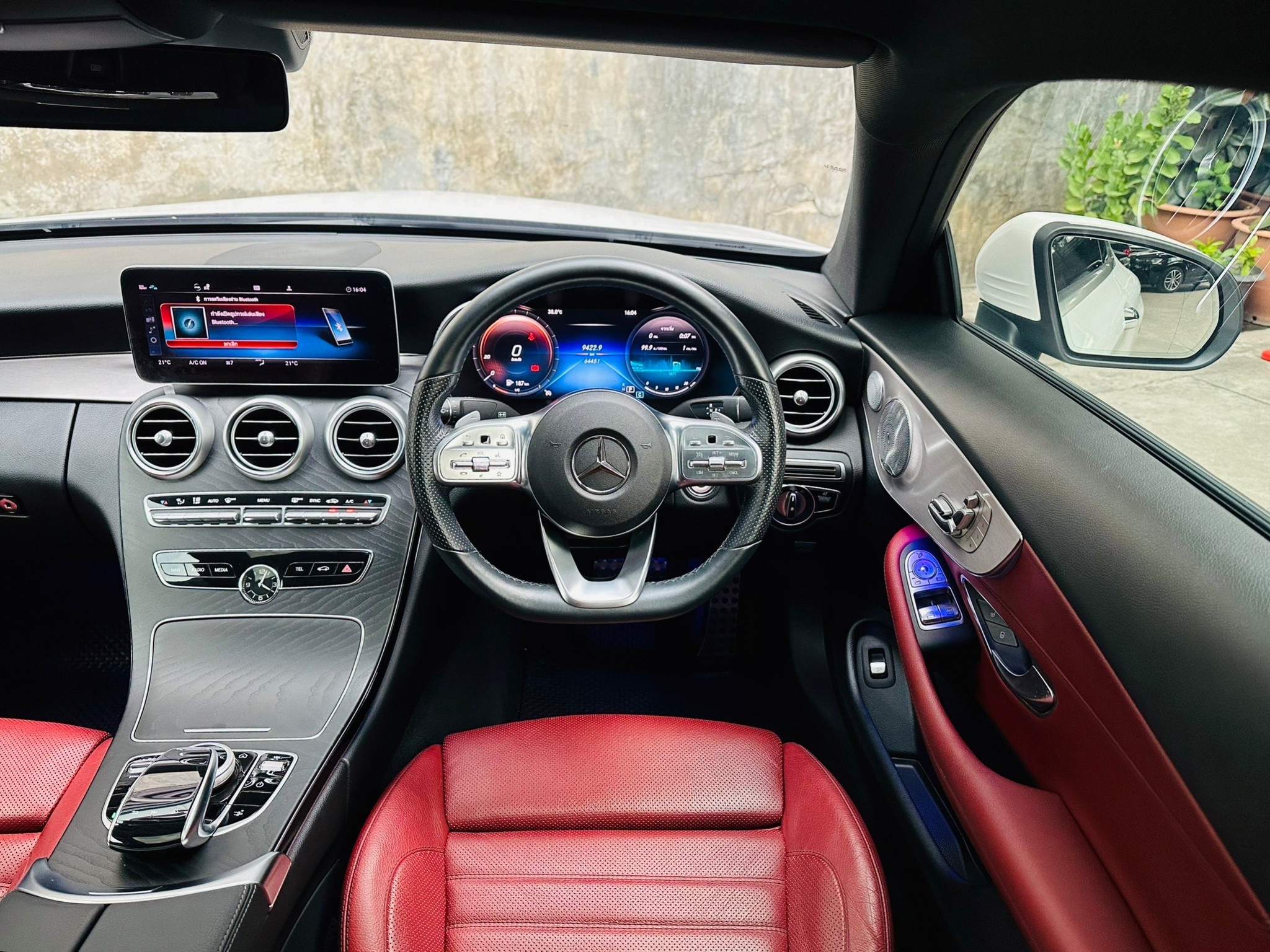 2021 Mercedes-Benz C-Class W205 C200 สีขาว (รูปที่ 2)