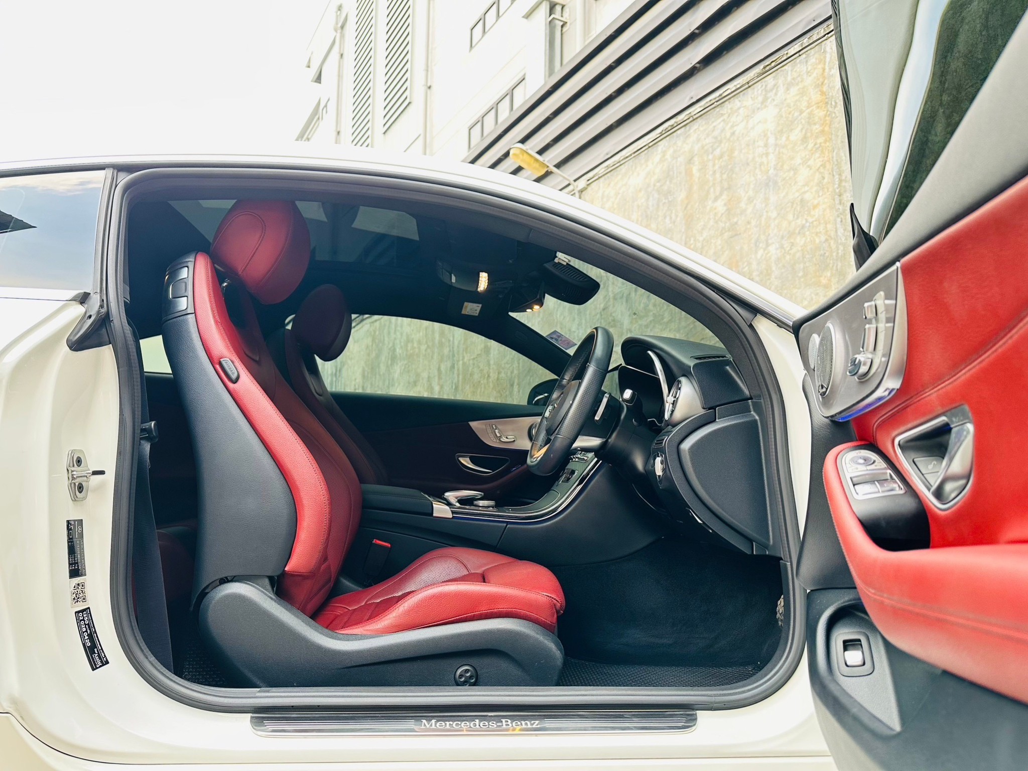 2021 Mercedes-Benz C-Class W205 C200 สีขาว (รูปที่ 6)