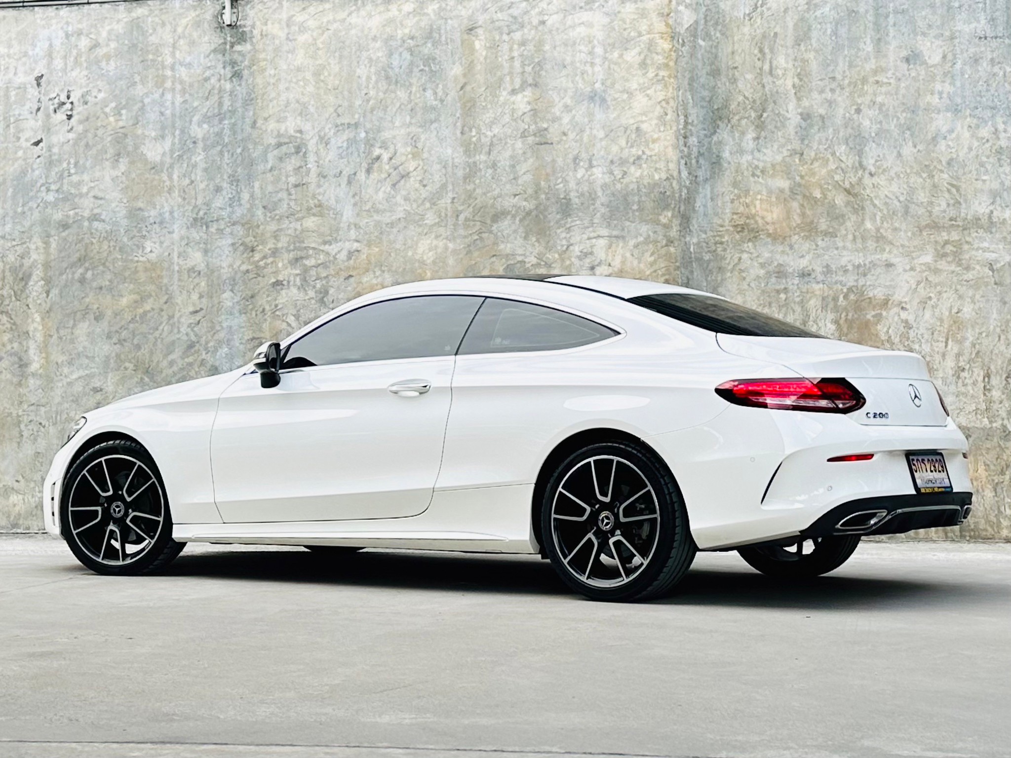 2021 Mercedes-Benz C-Class W205 C200 สีขาว (รูปที่ 3)
