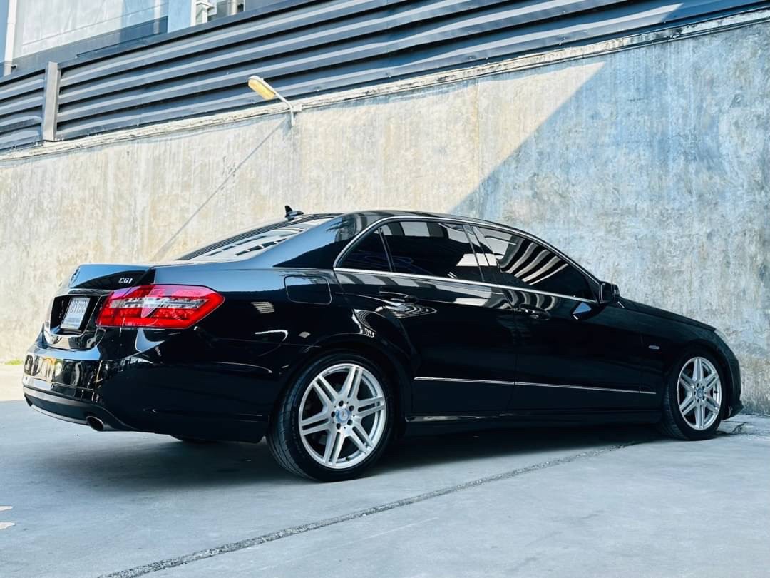 2011 Mercedes-Benz E-Class E250 CGI 2012 สีดำ (รูปที่ 7)