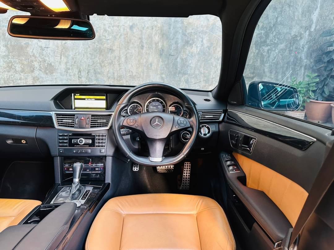 2011 Mercedes-Benz E-Class E250 CGI 2012 สีดำ (รูปที่ 11)