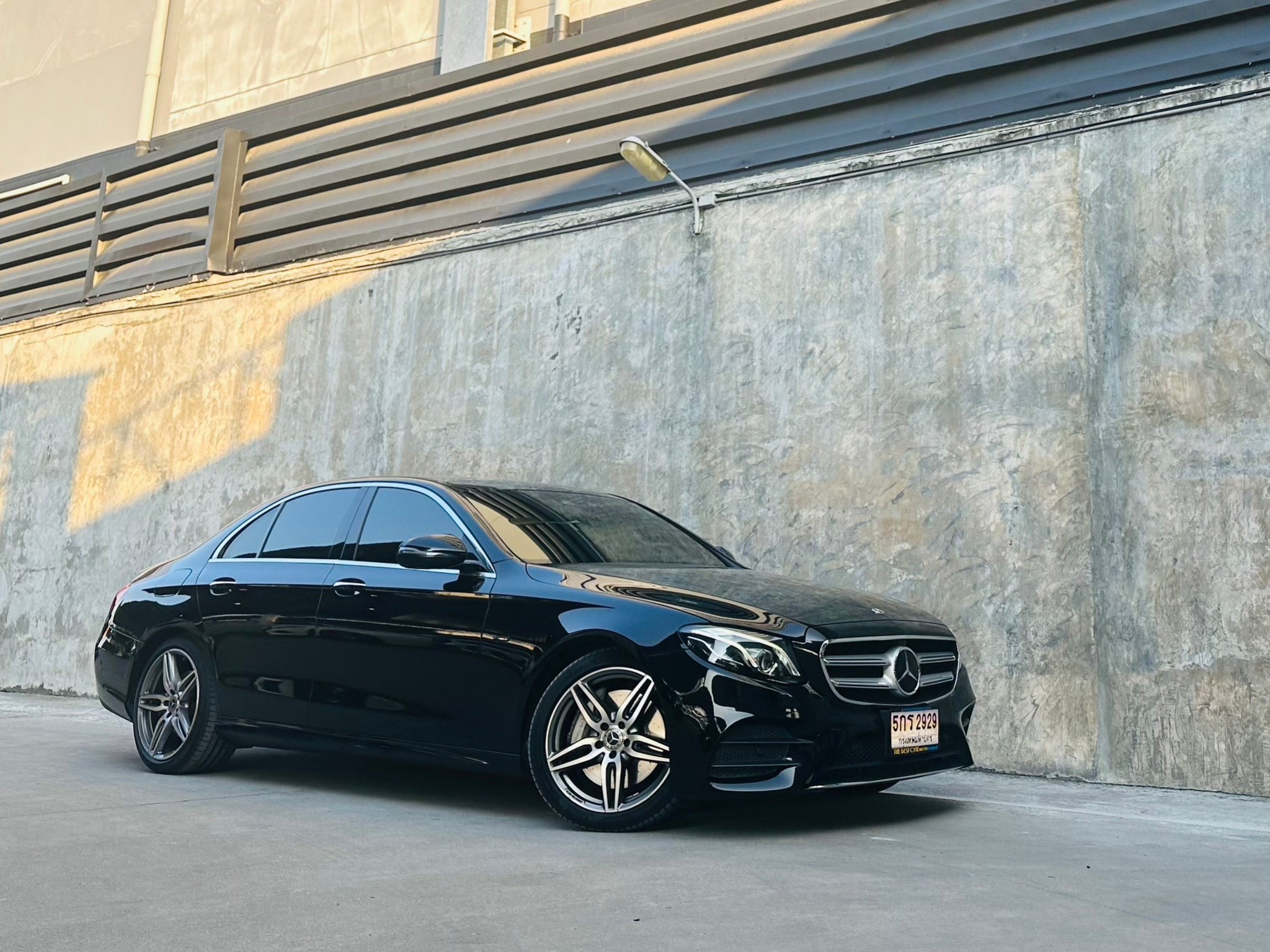 2018 Mercedes-Benz E-Class W213 E350 สีดำ