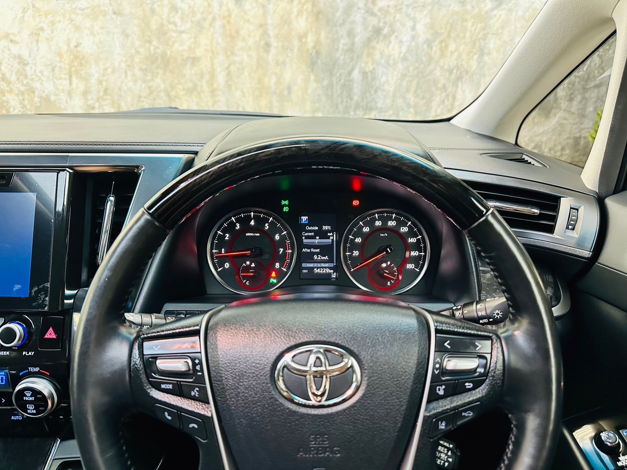 2019 Toyota Vellfire สีขาว (รูปที่ 16)