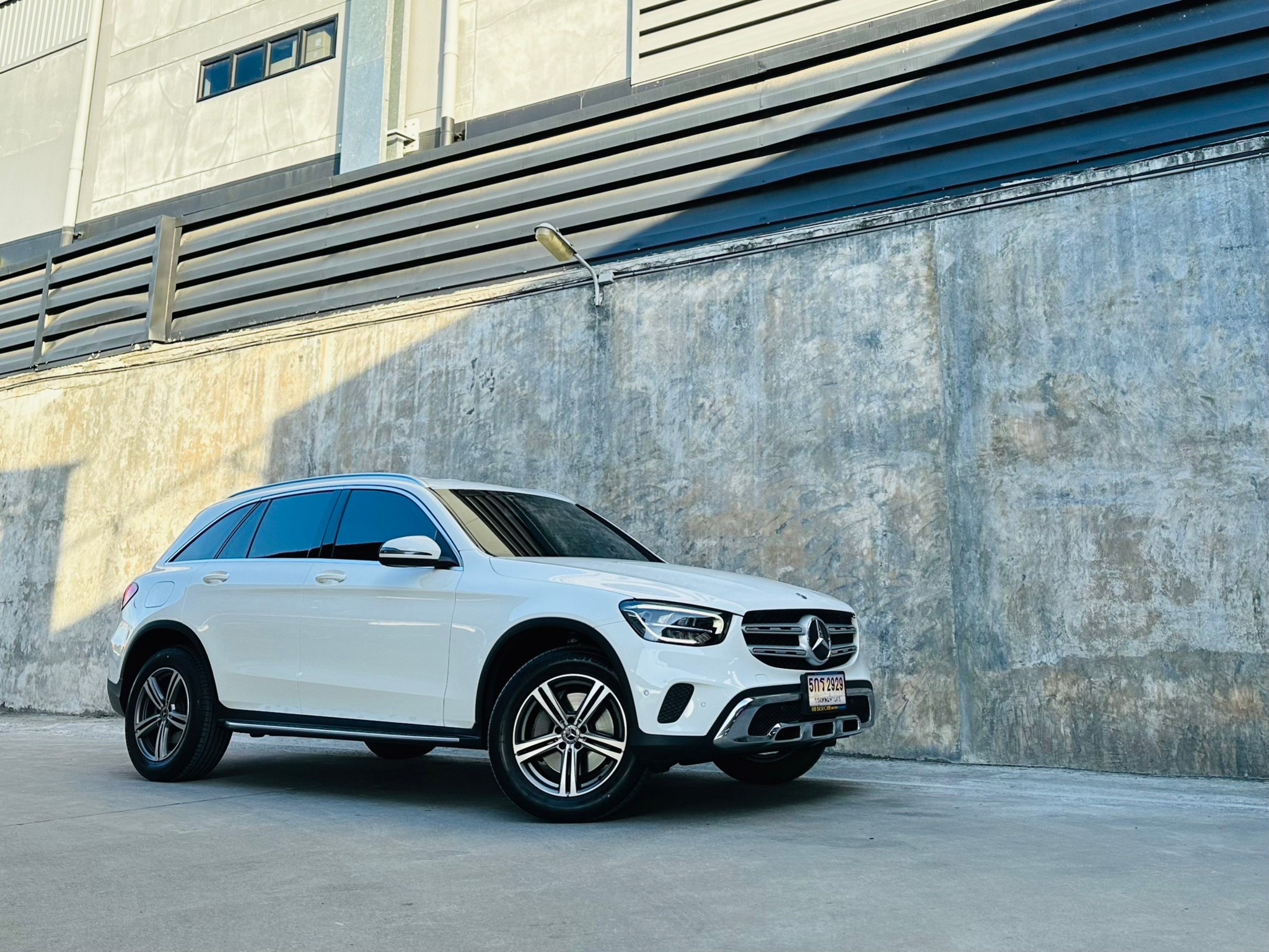 2020 Mercedes-Benz GLC220d Off-Road สีขาว