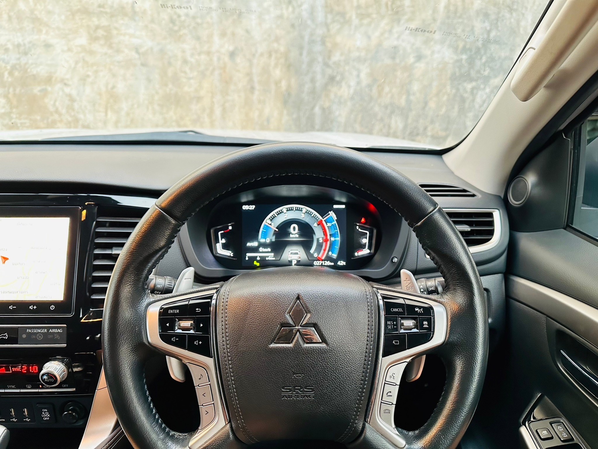 2021 Mitsubishi Pajero สีขาว (รูปที่ 13)