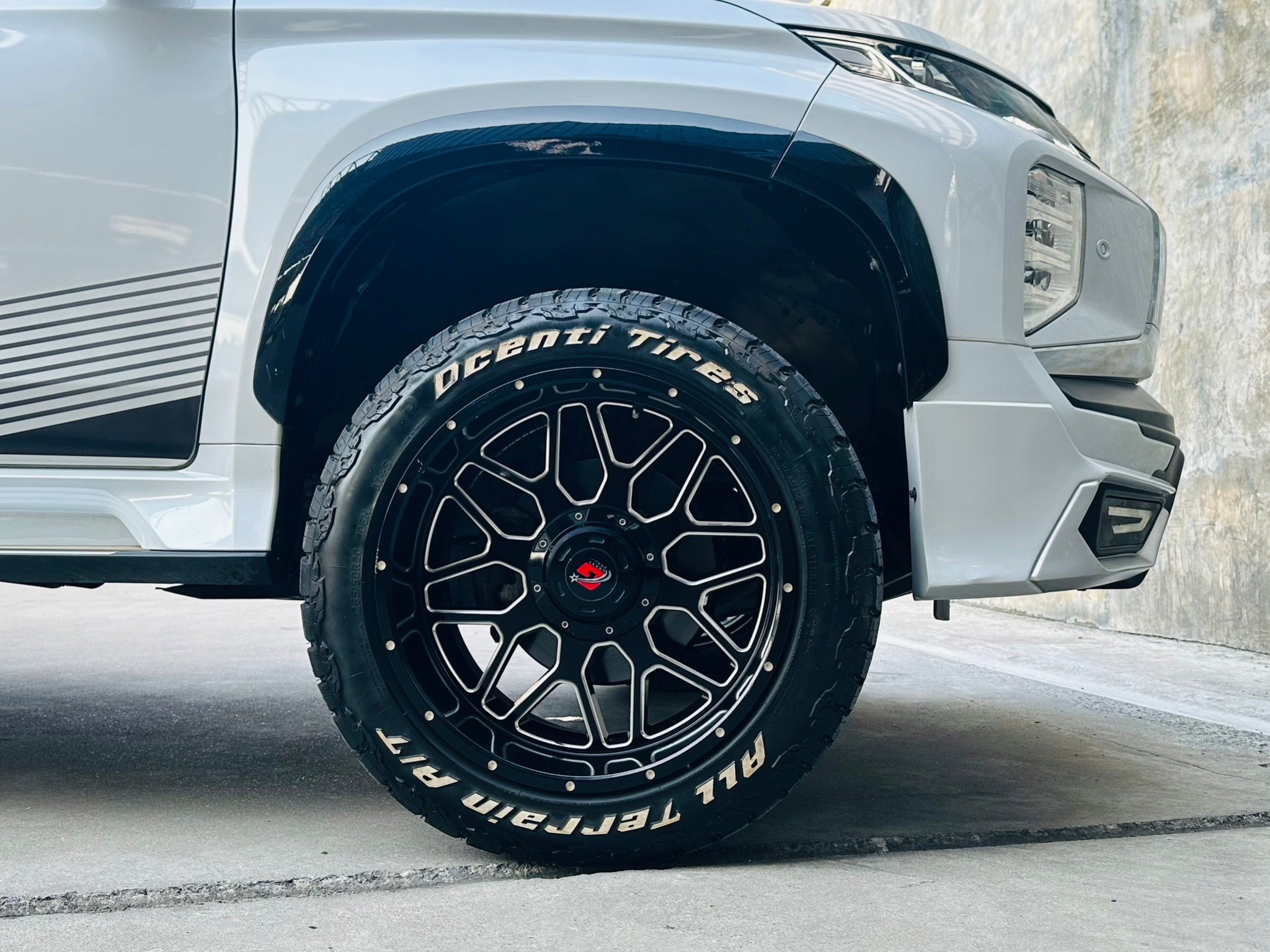 2021 Mitsubishi Pajero สีขาว (รูปที่ 11)