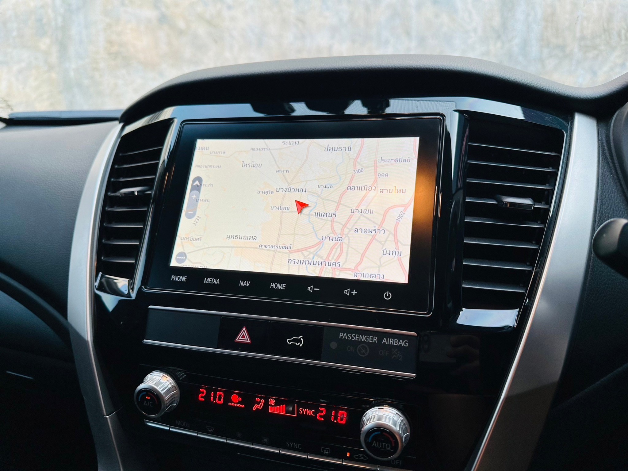 2021 Mitsubishi Pajero สีขาว (รูปที่ 19)